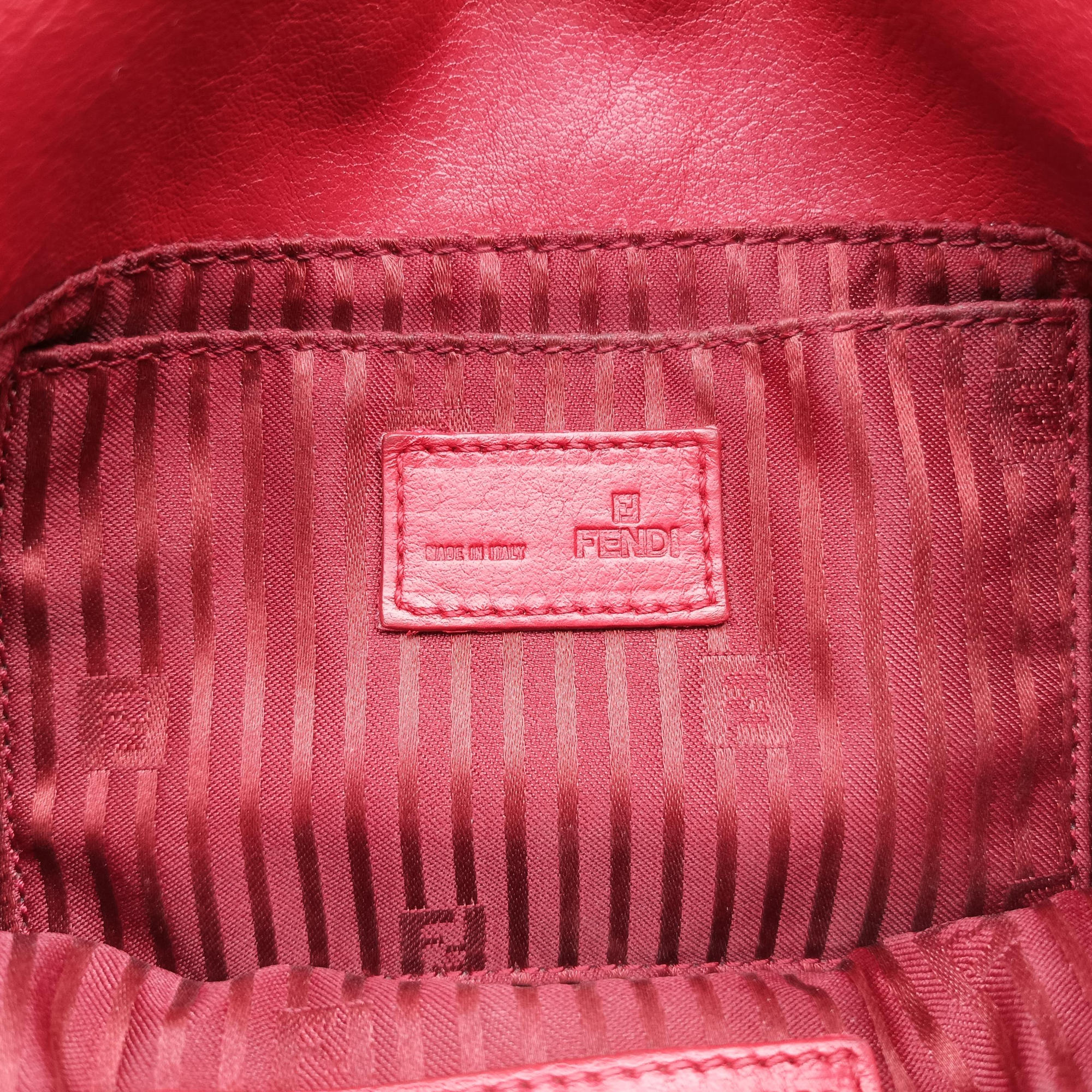 Pre-owned Fendi Fendista Pochette Red Leather 8M0276 shoulderbag | stylenewstar