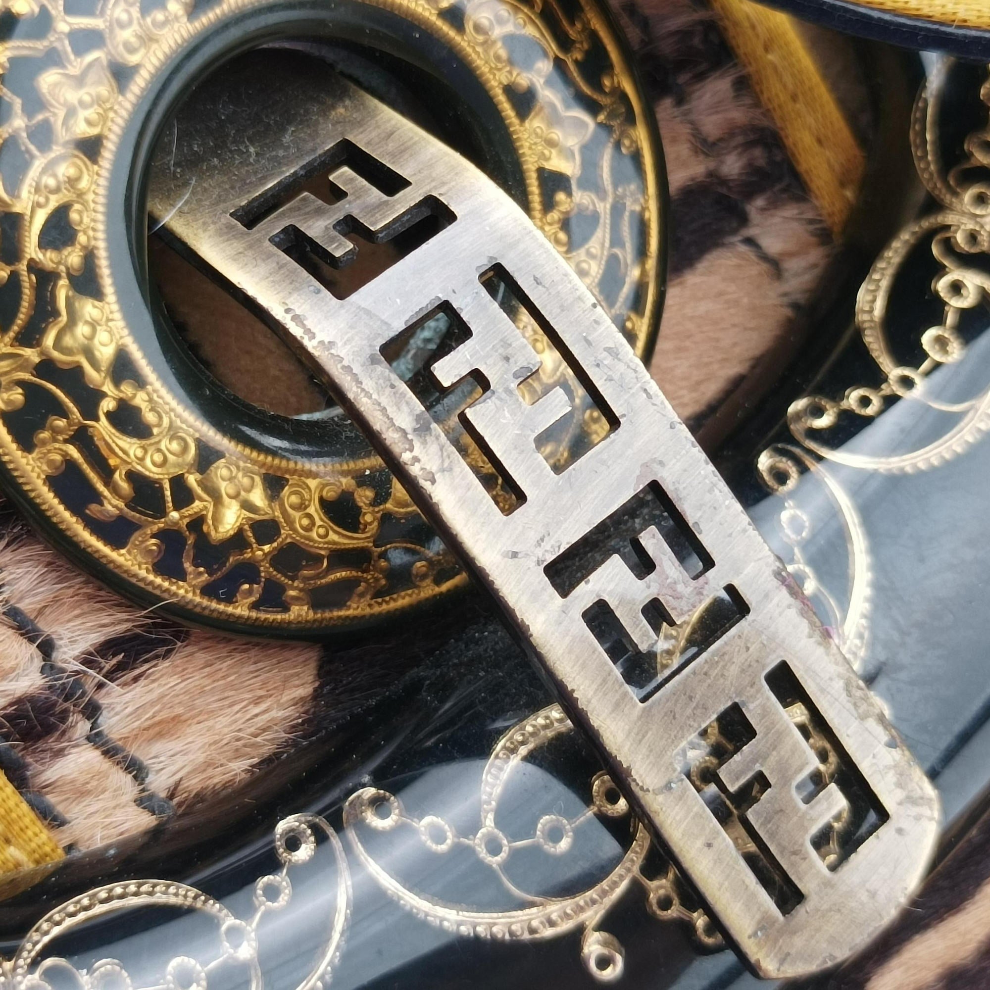 Vintage Fendi B Bag Multicolour Velvet × Fur 8BN165 handbag | stylenewstar