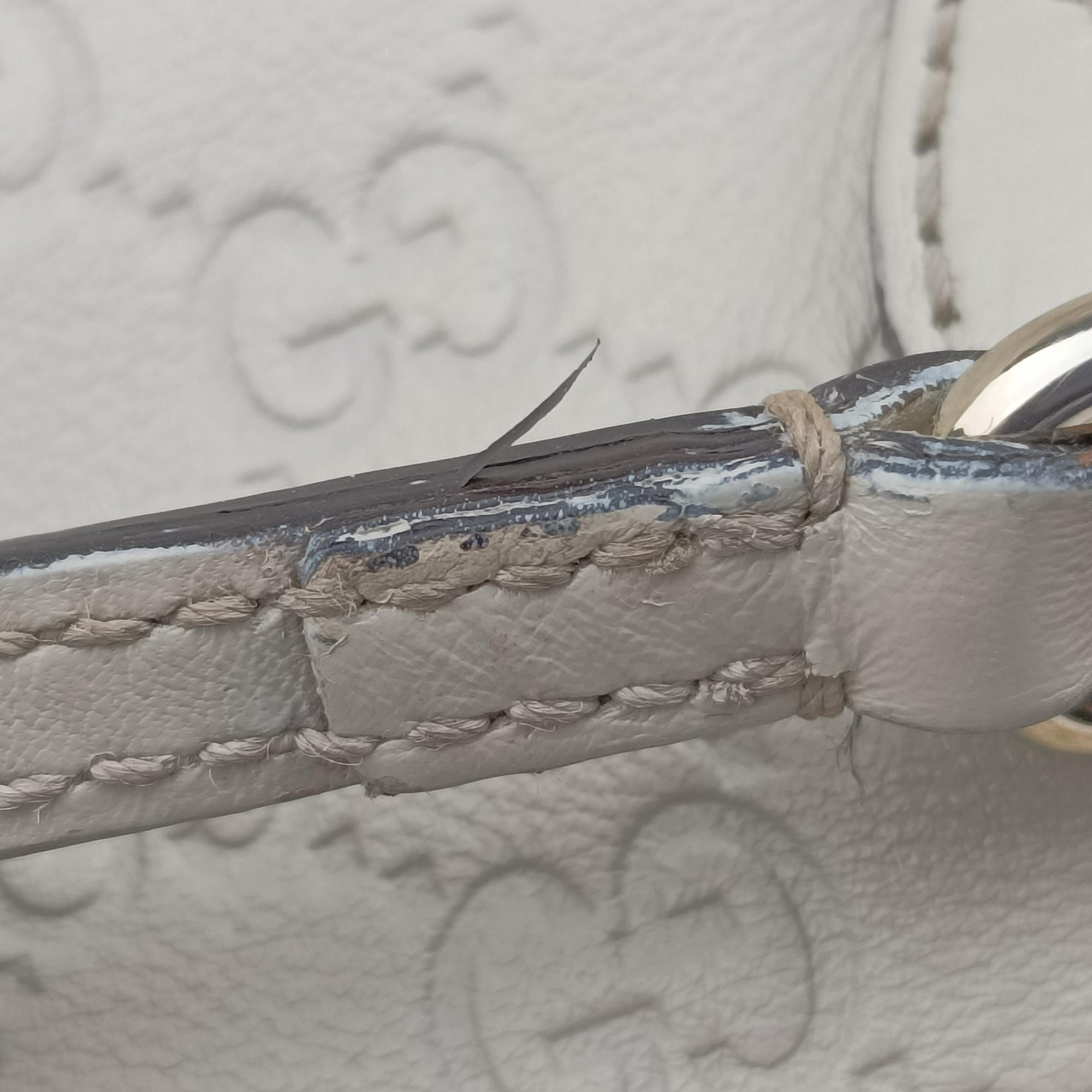 Vintage Gucci Guccissima Bree White Leather 323673 shoulderbag | stylenewstar