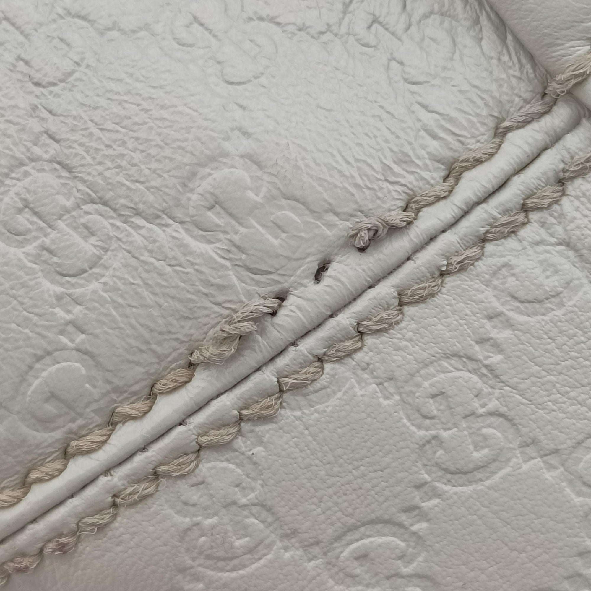 Vintage Gucci Guccissima Bree White Leather 323673 shoulderbag | stylenewstar