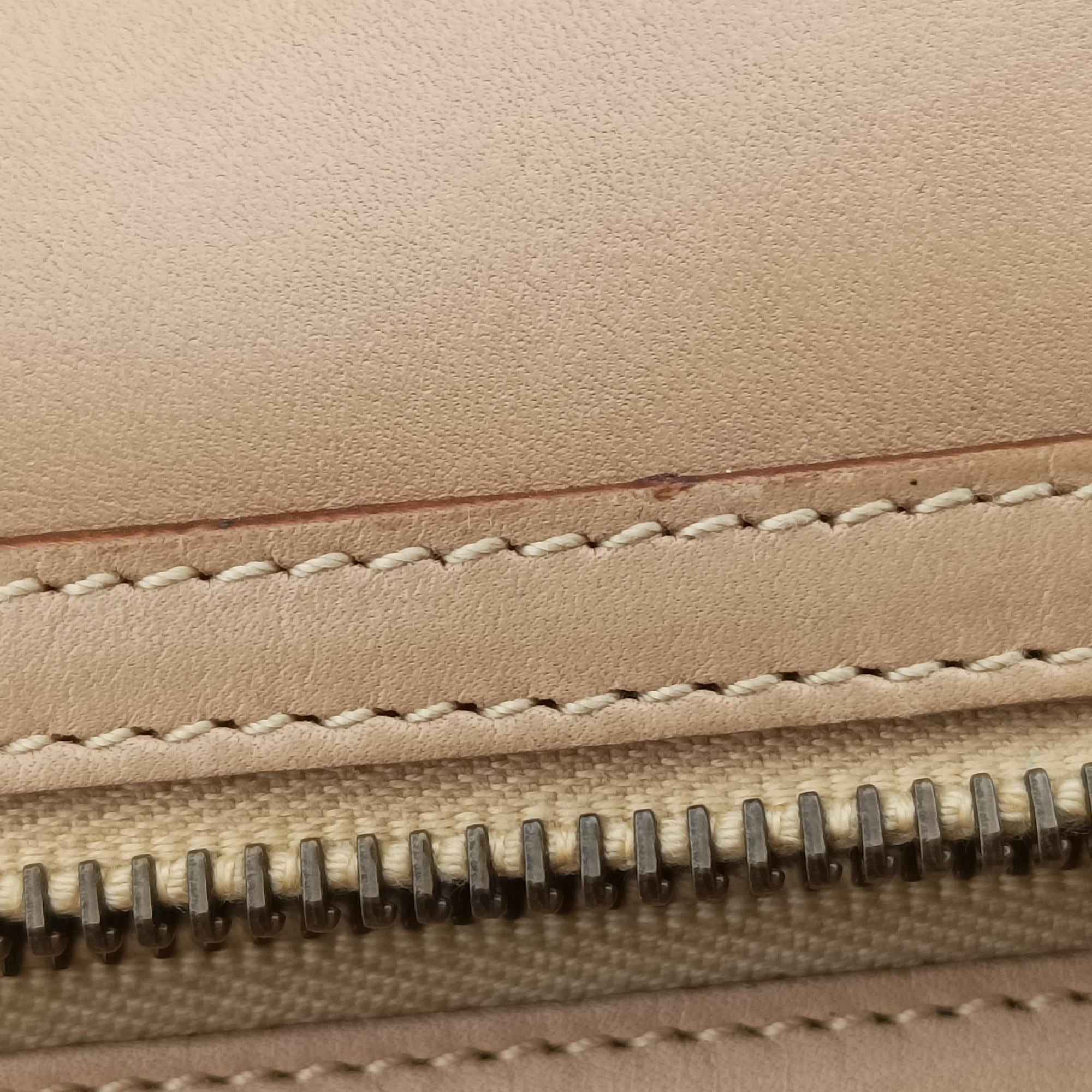 Vintage Gucci Dome Beige Leather 90670 handbag | stylenewstar