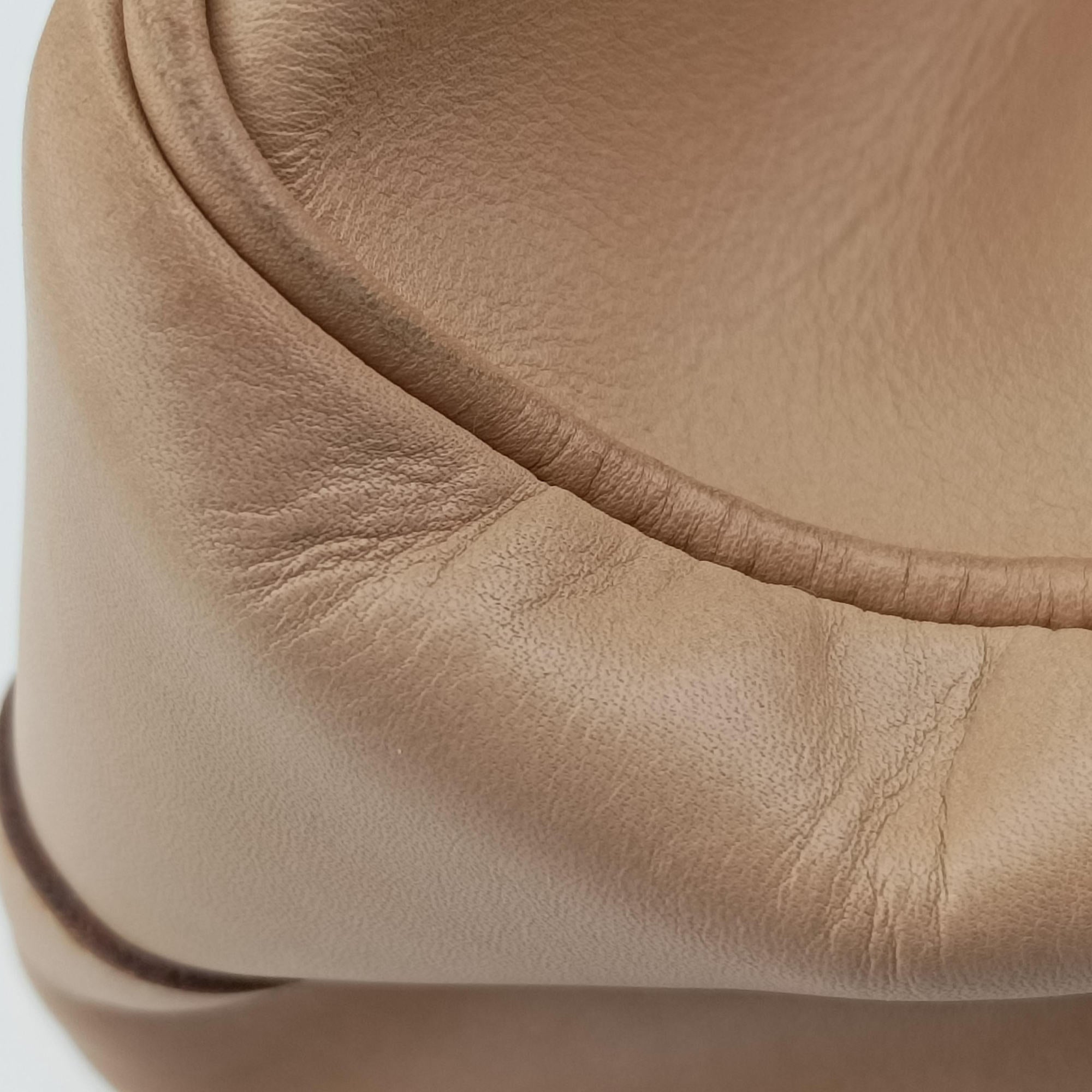 Vintage Gucci Dome Beige Leather 90670 handbag | stylenewstar