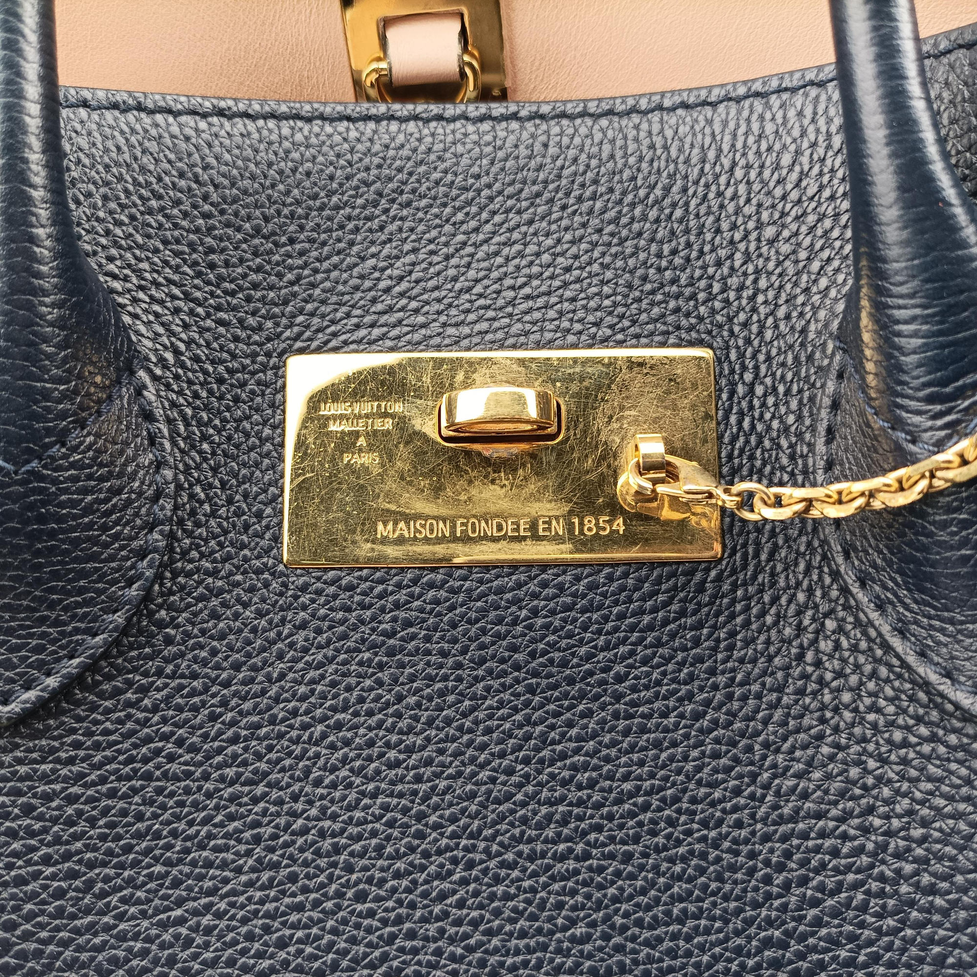 Pre-owned Louis Vuitton Milla MM  Navy Veau Nuage Calf Leather M54348 handbag | stylenewstar