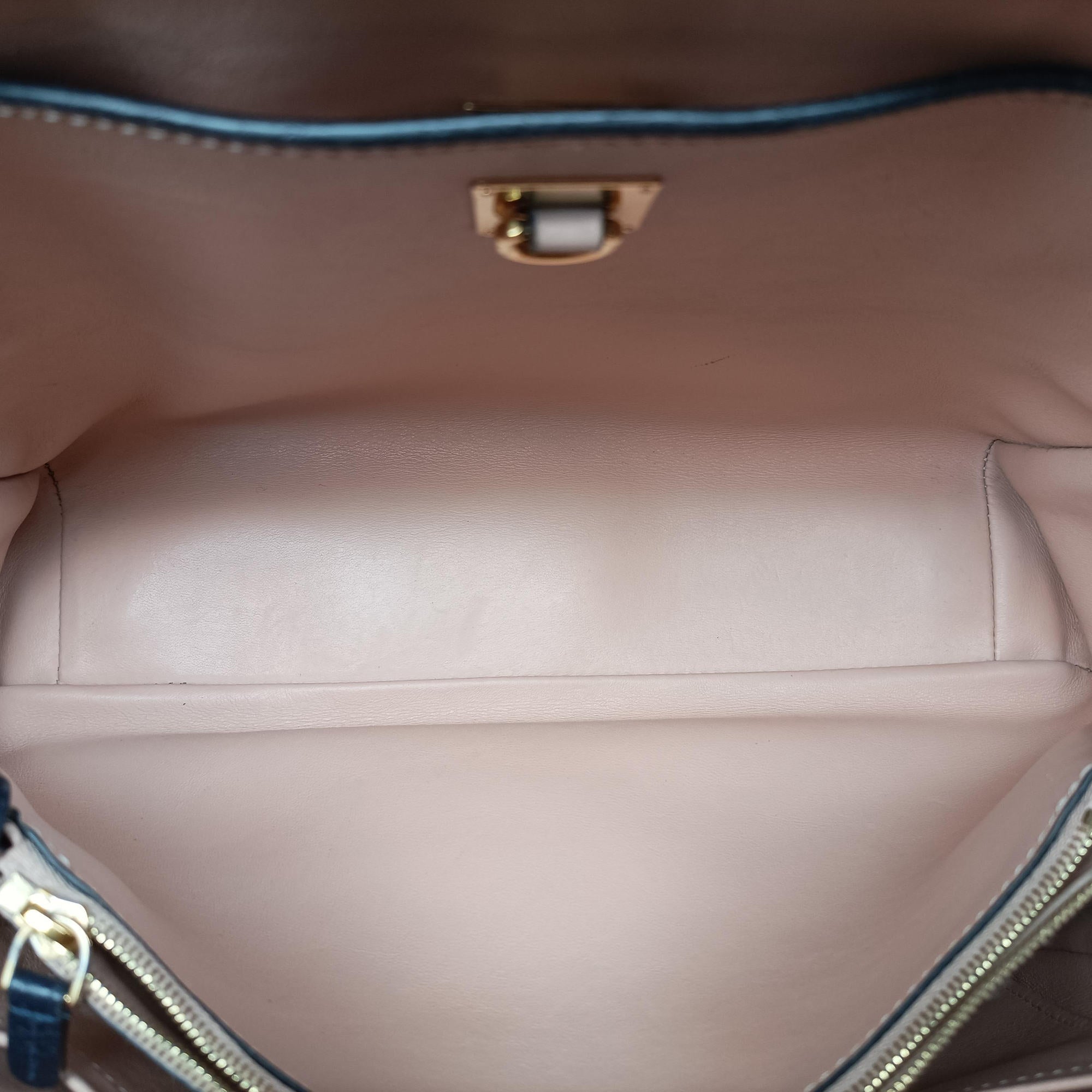 Pre-owned Louis Vuitton Milla MM  Navy Veau Nuage Calf Leather M54348 handbag | stylenewstar