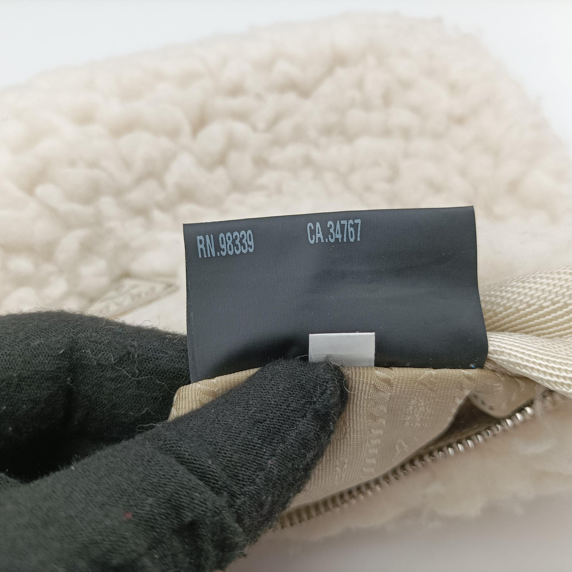 Pre-owned Prada Re-Edition 2000 White Sheep Fur × Nylon Trims 1NE515 handbag | stylenewstar