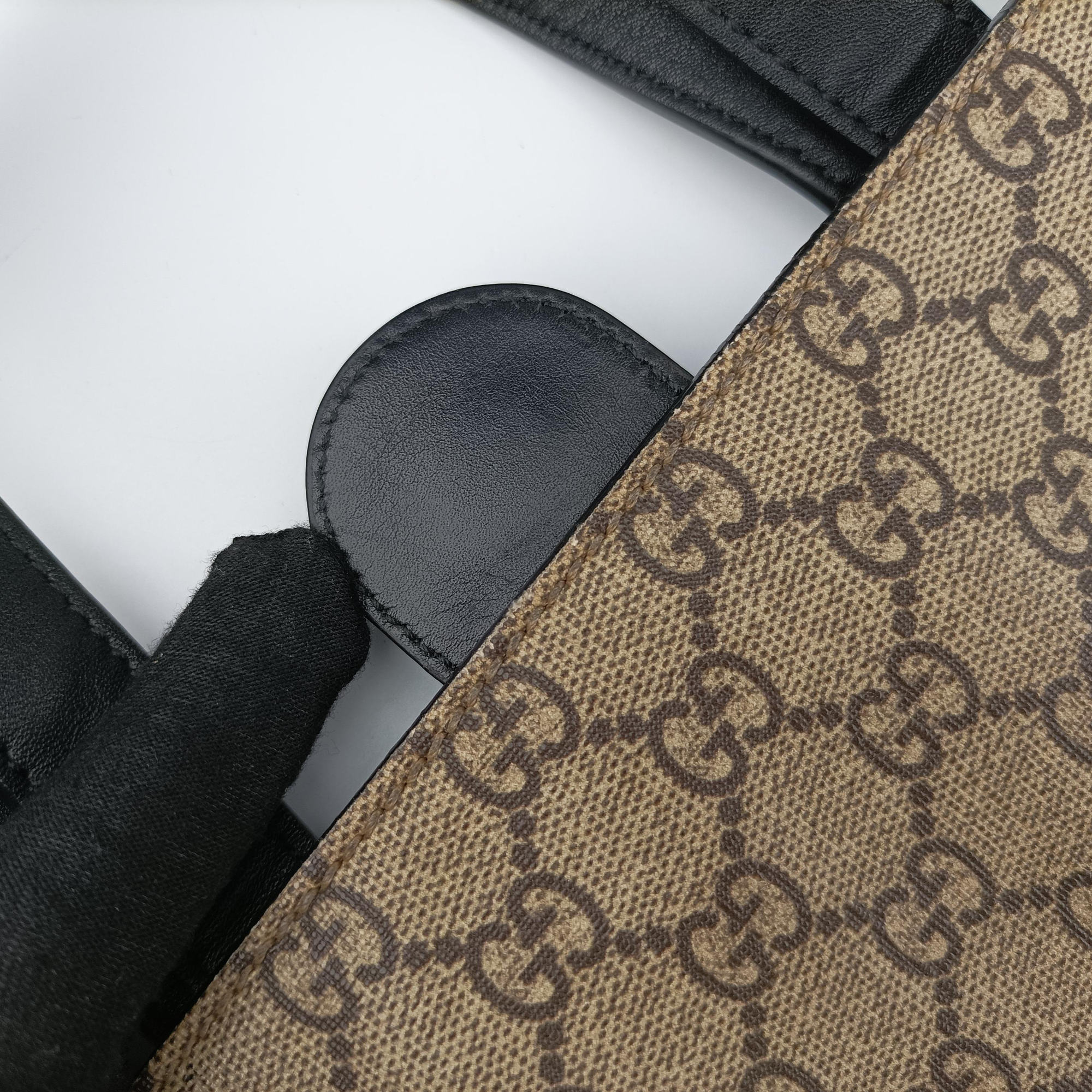 Pre-owned Gucci GG Supreme Tiger Brown PVC coated canvas 450950 handbag | stylenewstar