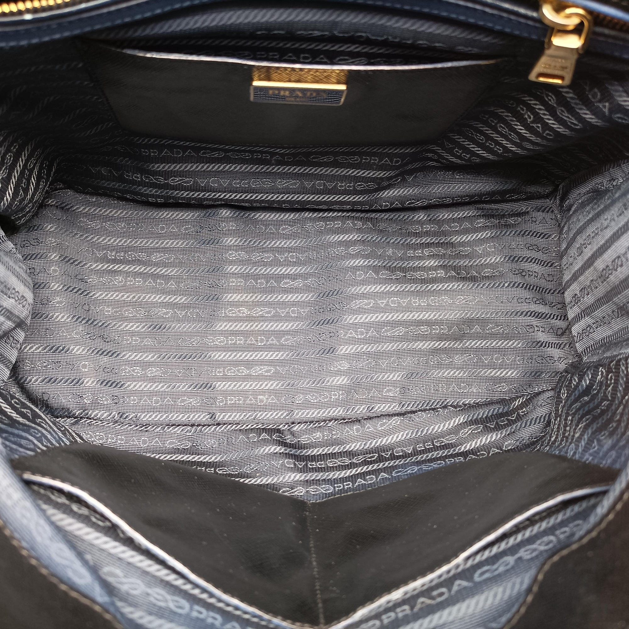 Vintage Prada Galleria Black SAFFIANO Leather BN2274 handbag | stylenewstar