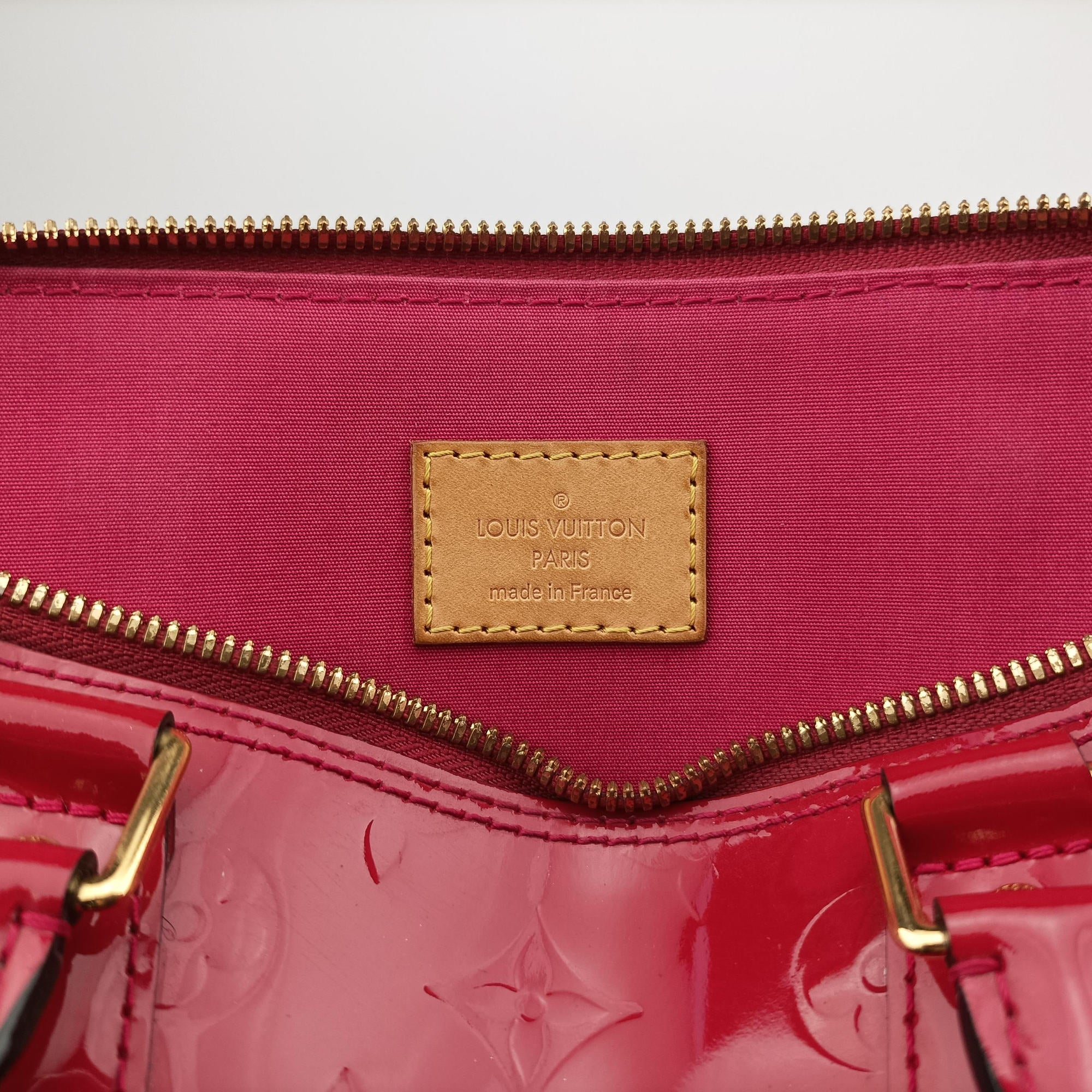 Vintage Louis Vuitton Alma PM pomme d'amour Vernis M90096 handbag | stylenewstar