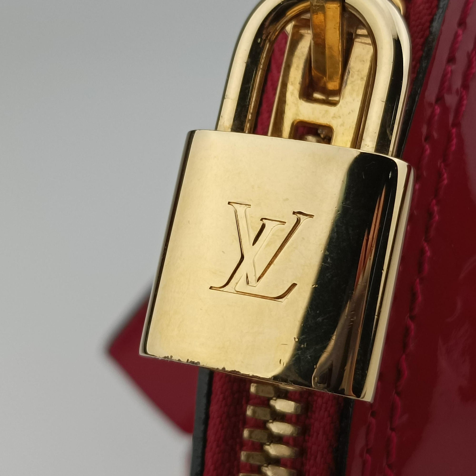 Vintage Louis Vuitton Alma PM pomme d'amour Vernis M90096 handbag | stylenewstar