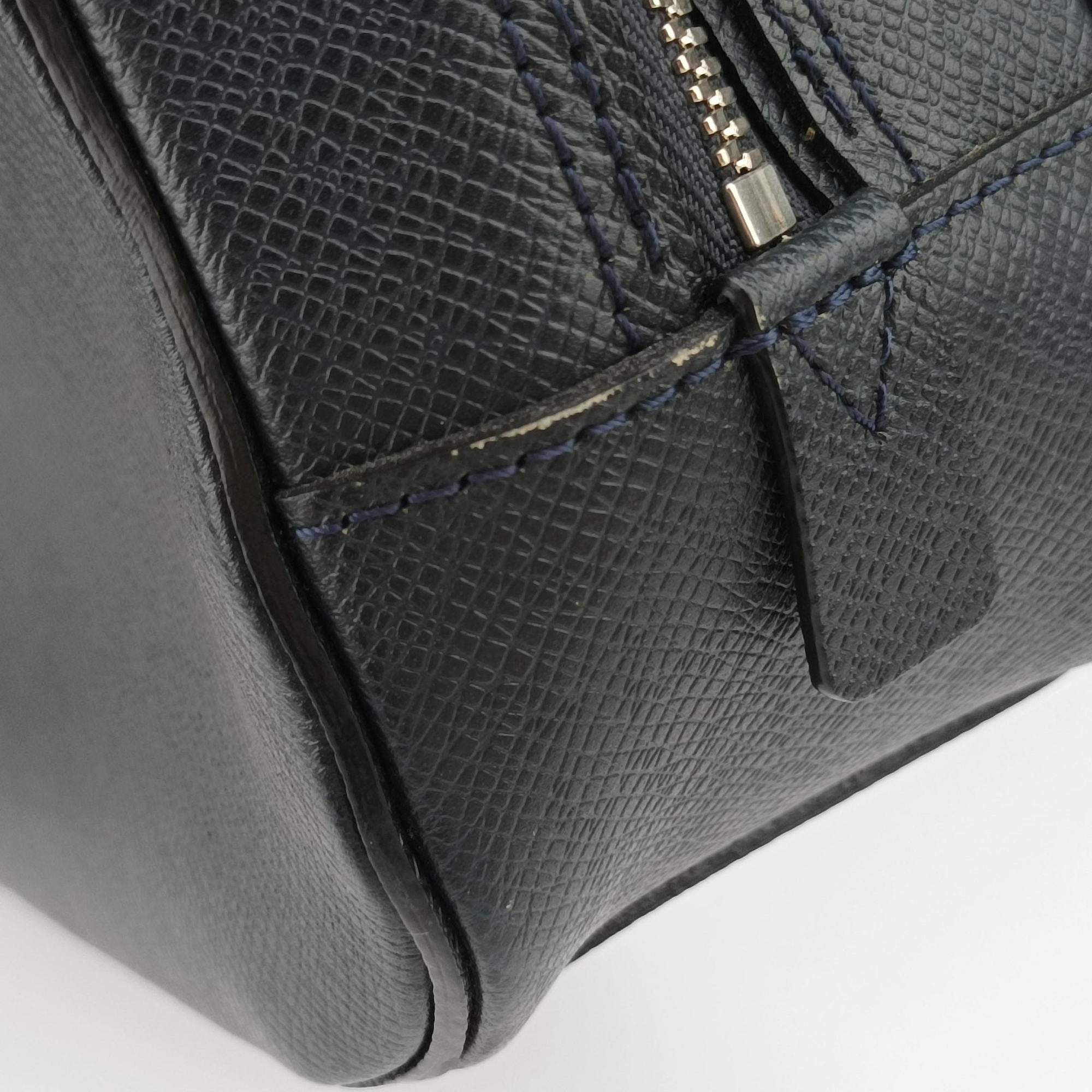 Pre-owned Louis Vuitton Neo Igor Ardoise Taiga M32782 handbag | stylenewstar