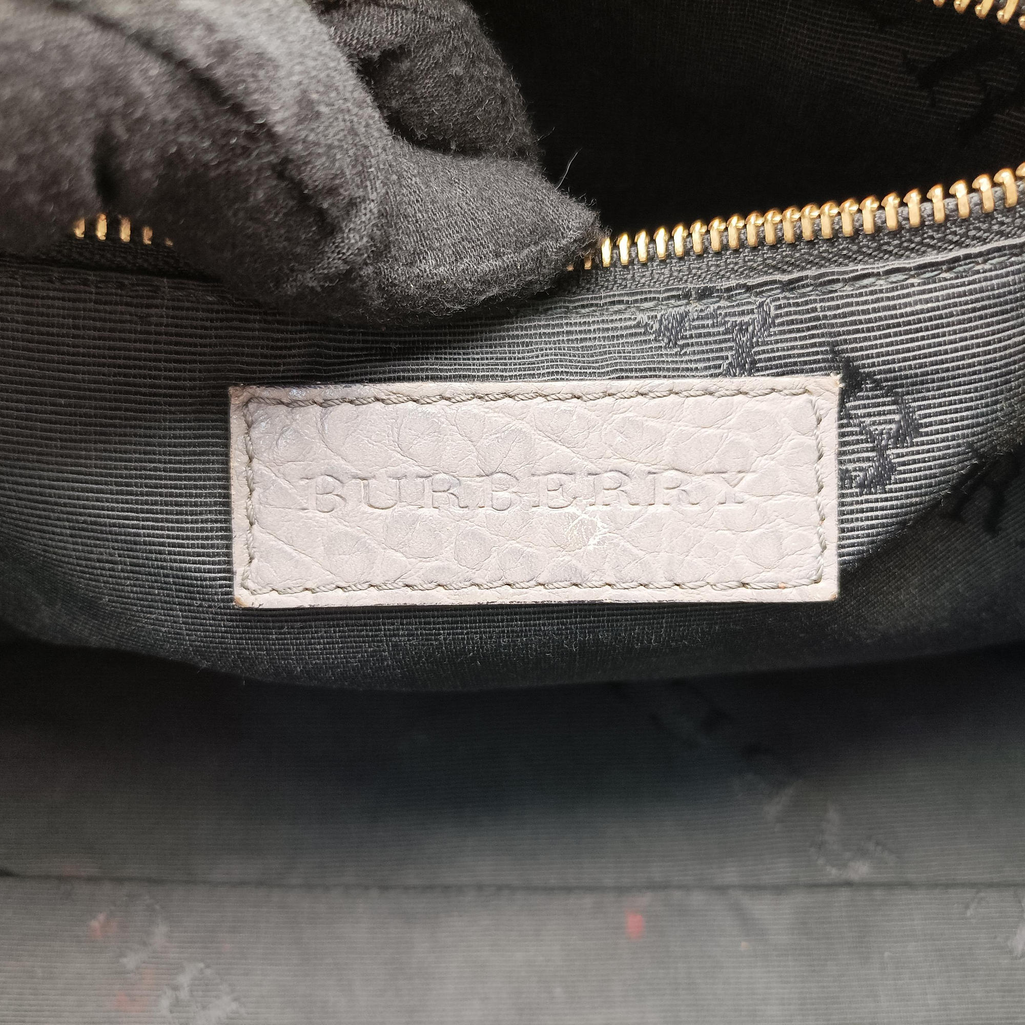 Vintage Burberry Clifton Grey Leather  shoulderbag | stylenewstar