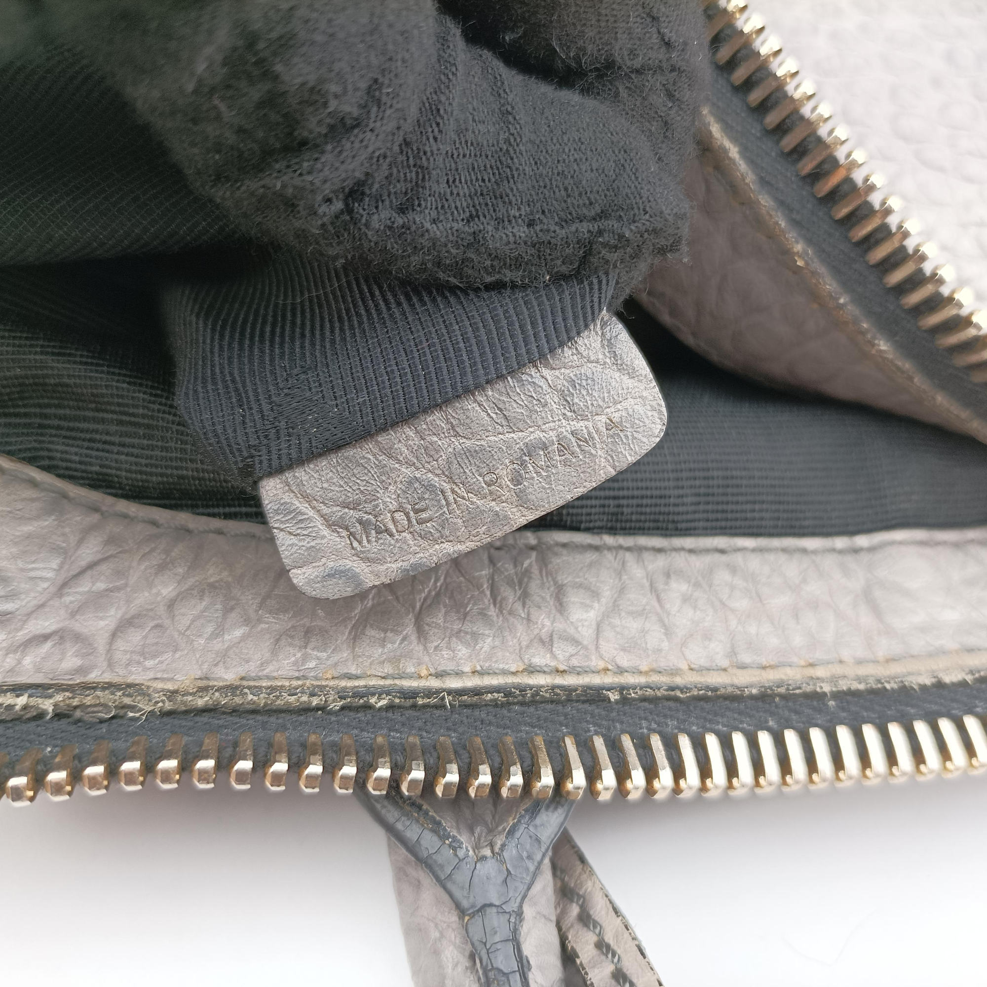 Vintage Burberry Clifton Grey Leather  shoulderbag | stylenewstar