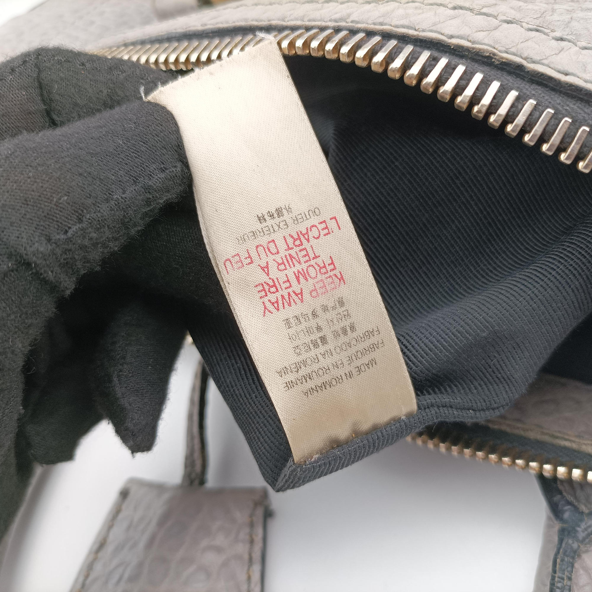Vintage Burberry Clifton Grey Leather  shoulderbag | stylenewstar