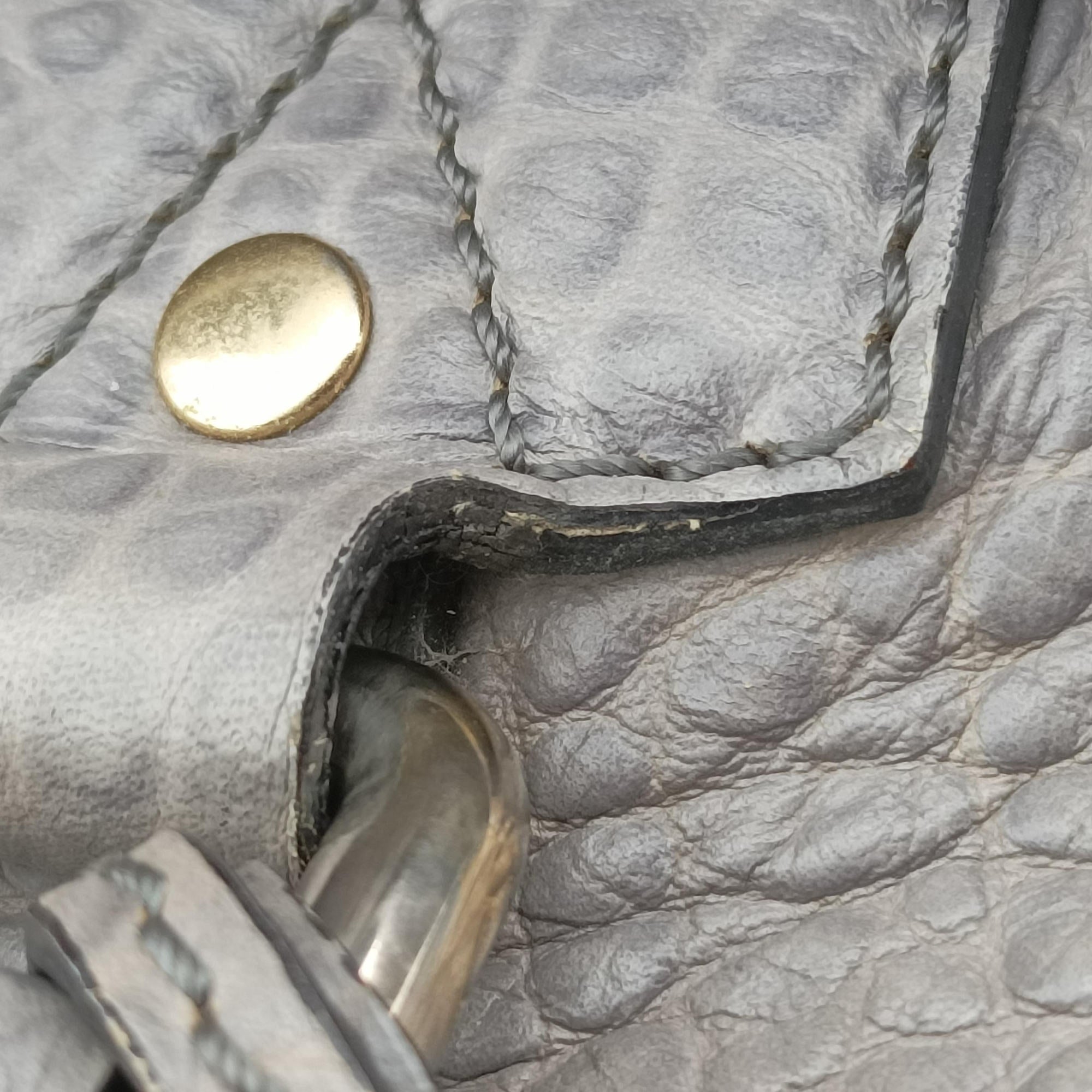 Vintage Burberry Clifton Grey Leather  shoulderbag | stylenewstar