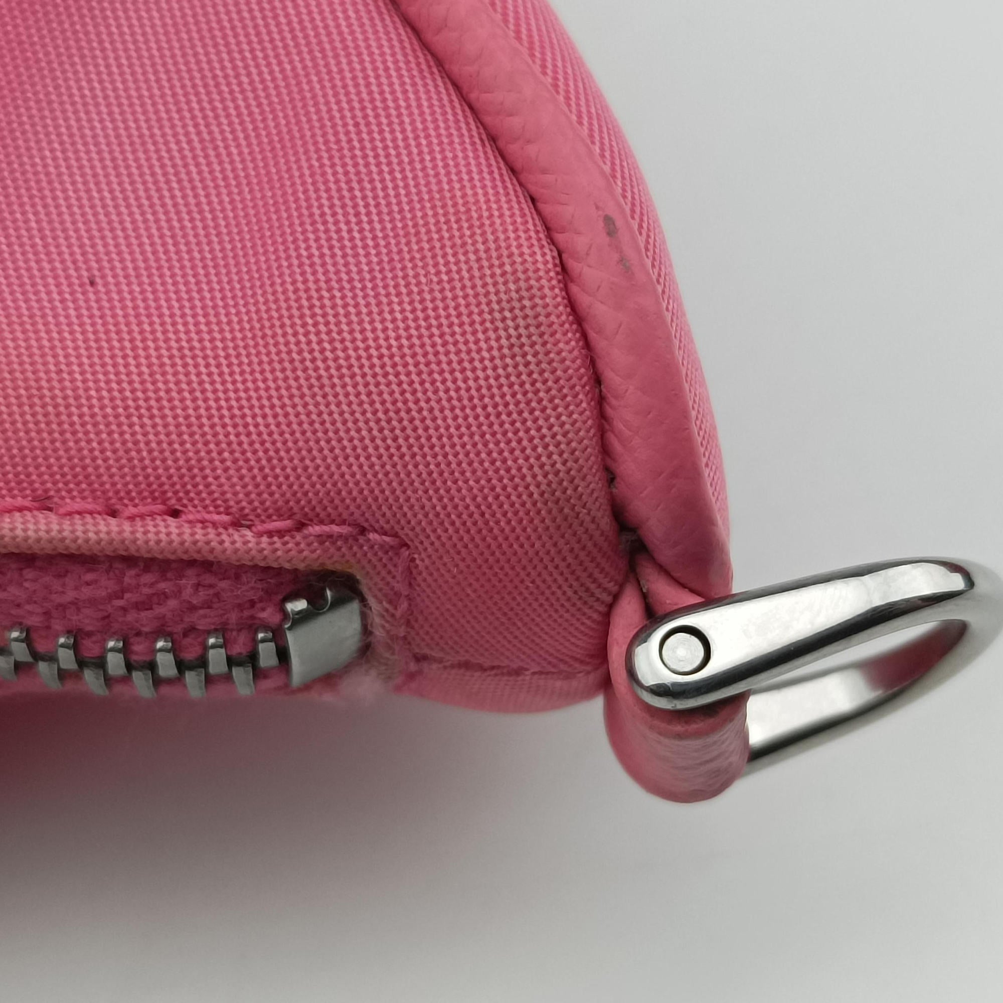 Pre-owned Prada Re-Edition 2005 Nylon Mini Pink nylon 1TT122 shoulderbag | stylenewstar