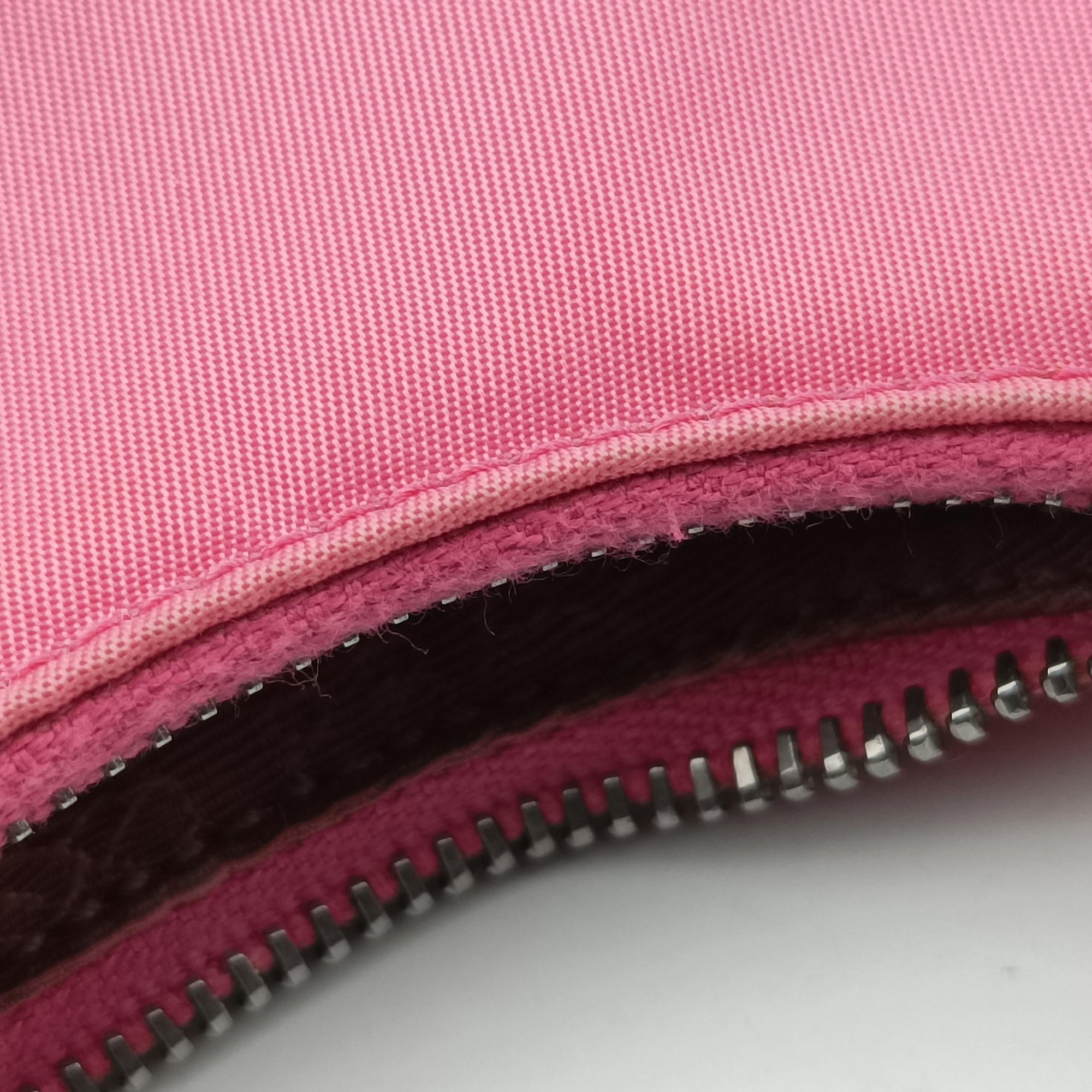 Pre-owned Prada Re-Edition 2005 Nylon Mini Pink nylon 1TT122 shoulderbag | stylenewstar