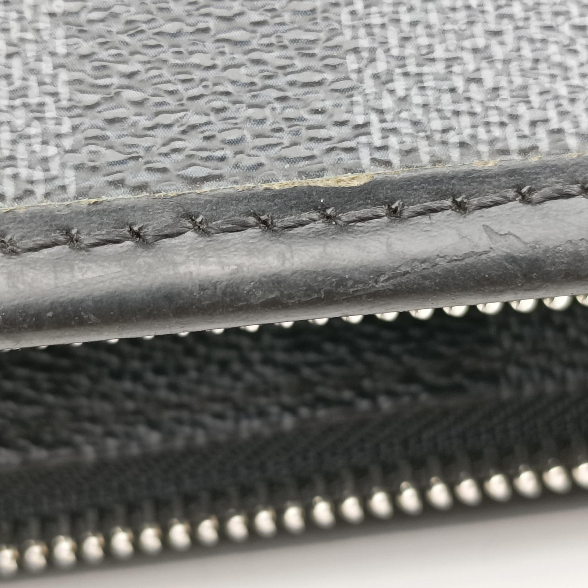 Pre-owned Louis Vuitton TADAO Noir Damier Graphite N51192 shoulderbag | stylenewstar