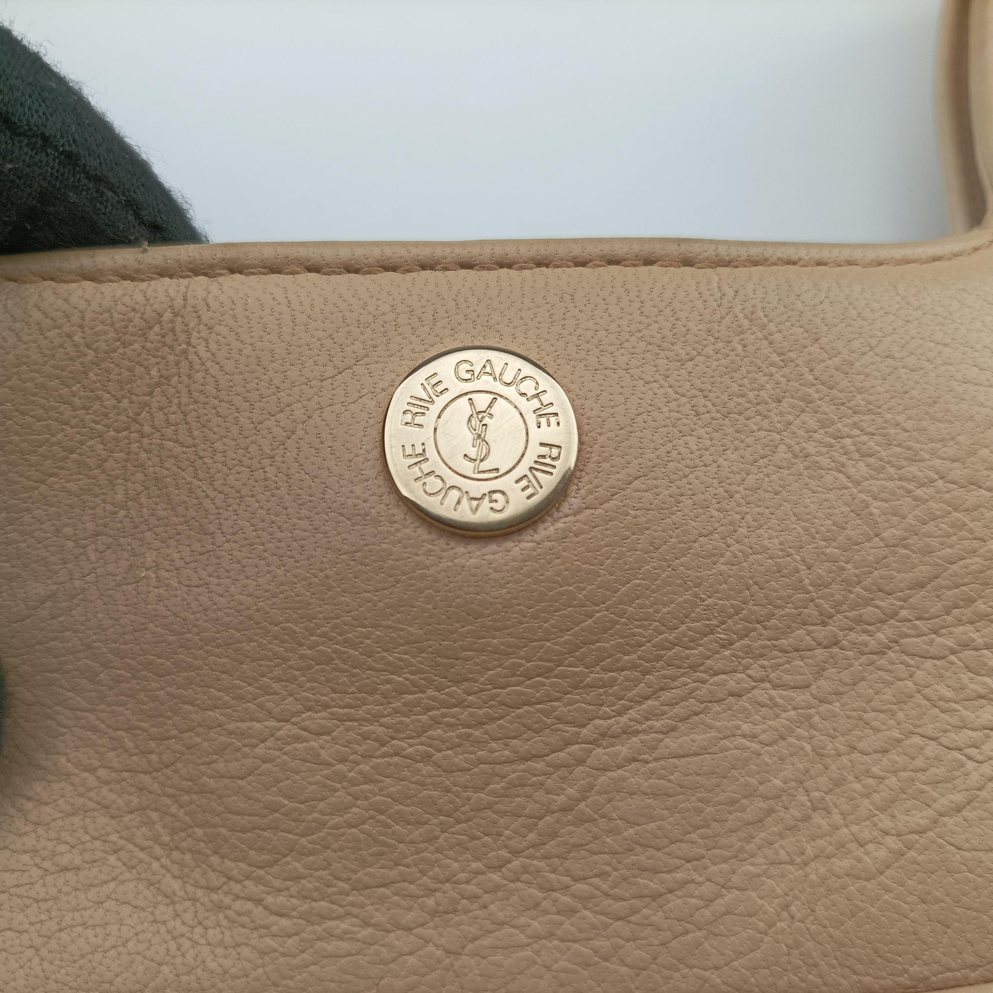 Pre-owned Yves Saint Laurent Mombasa Beige Leather 129026 handbag | stylenewstar