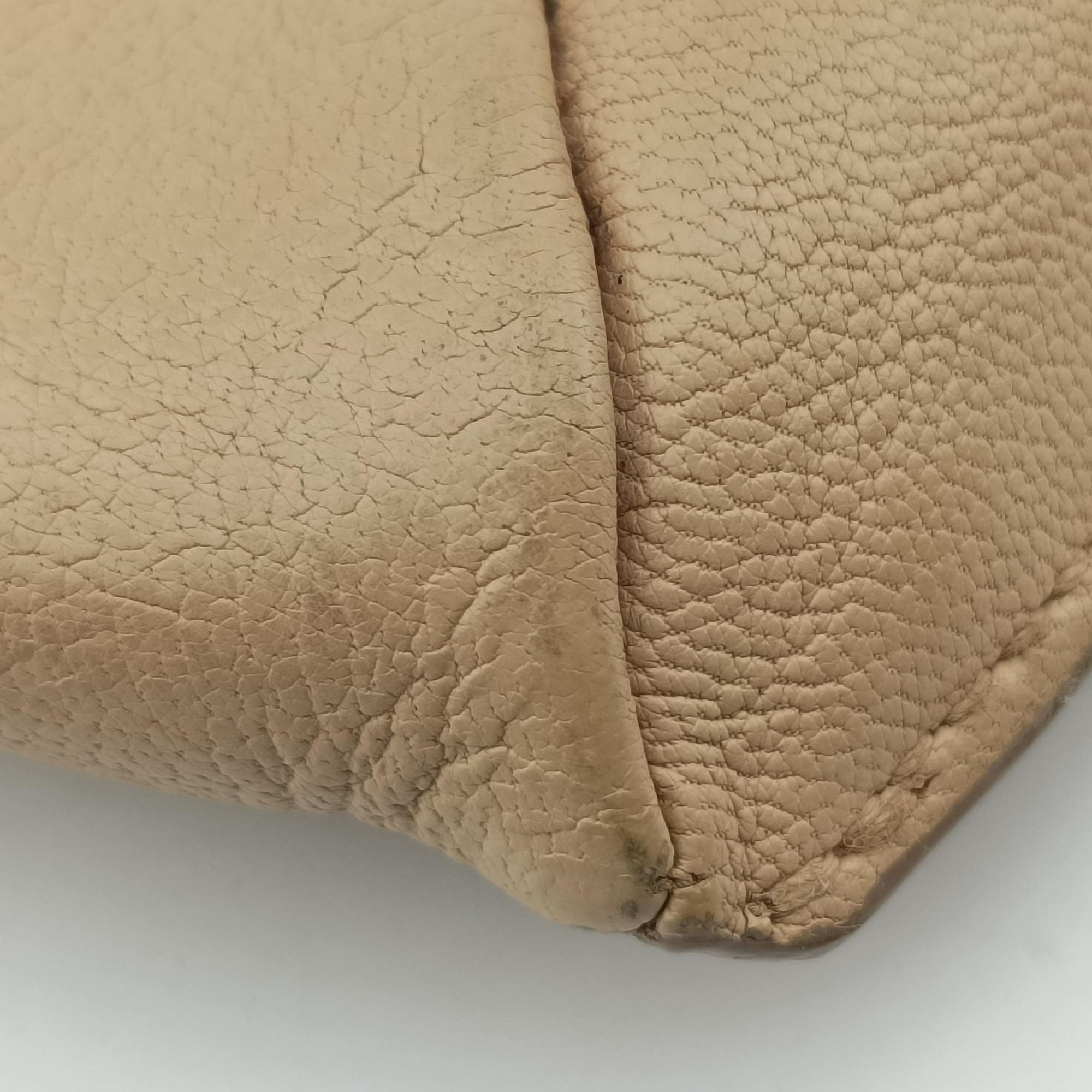 Pre-owned Yves Saint Laurent Mombasa Beige Leather 129026 handbag | stylenewstar