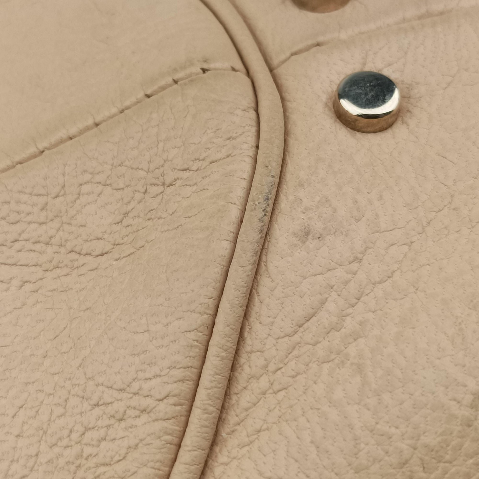 Pre-owned Yves Saint Laurent Mombasa Beige Leather 129026 handbag | stylenewstar