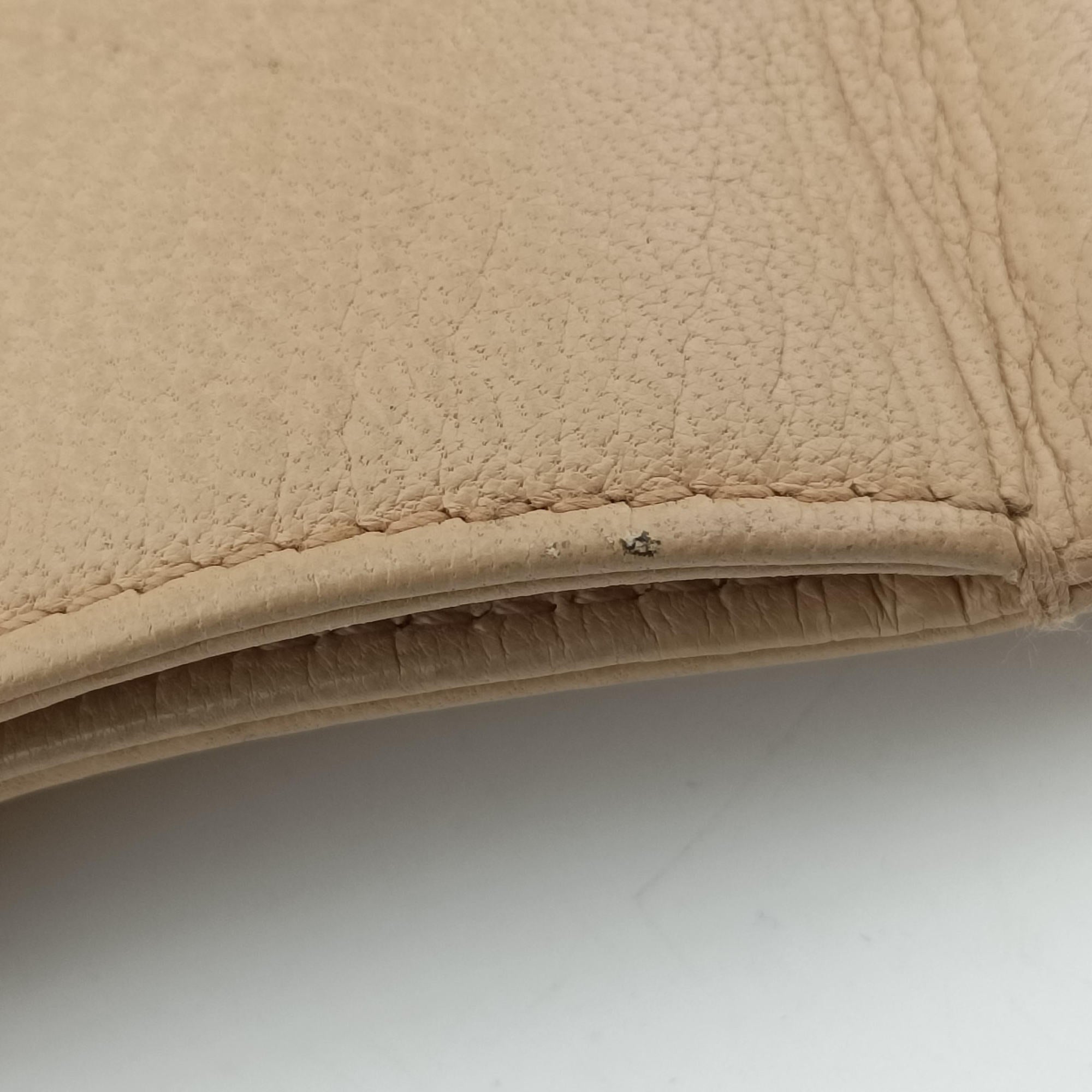 Pre-owned Yves Saint Laurent Mombasa Beige Leather 129026 handbag | stylenewstar