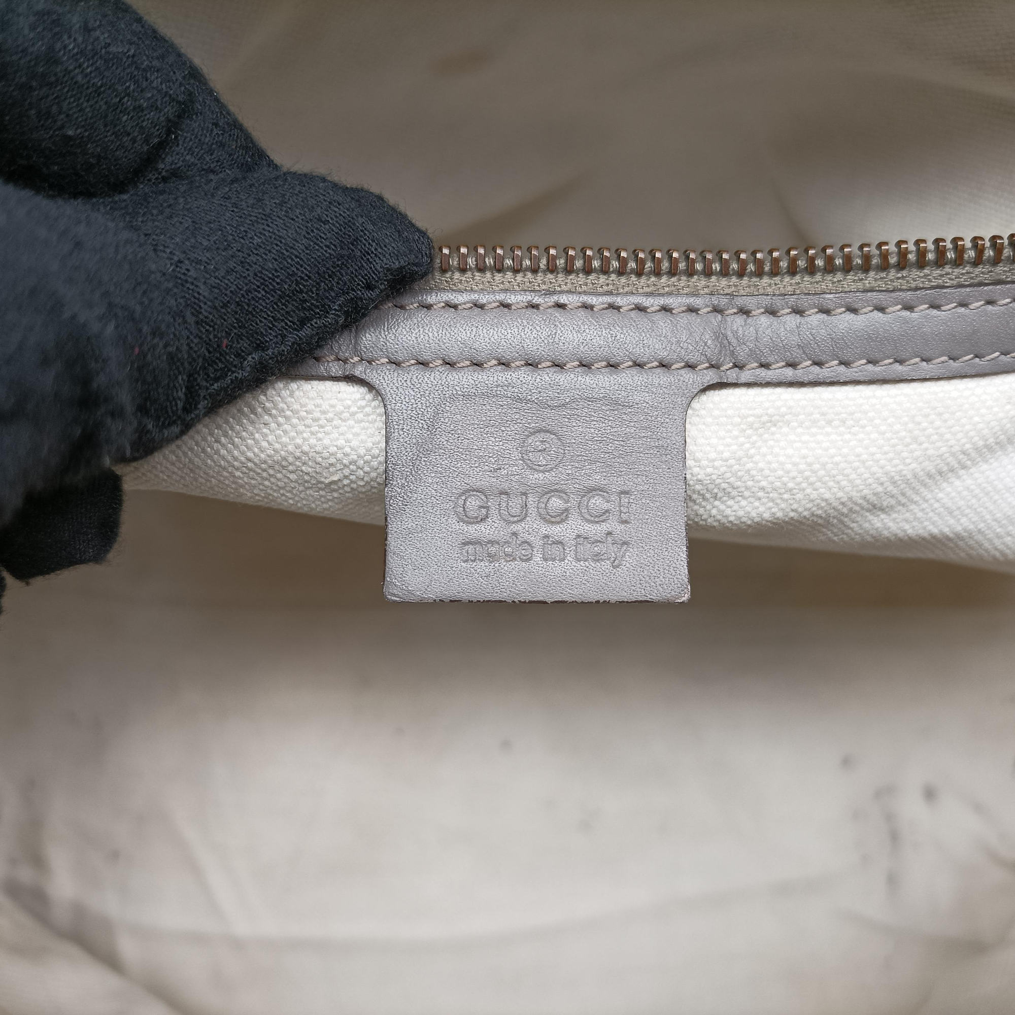 Pre-owned Gucci Scarlett Grey Leather 282299 shoulderbag | stylenewstar