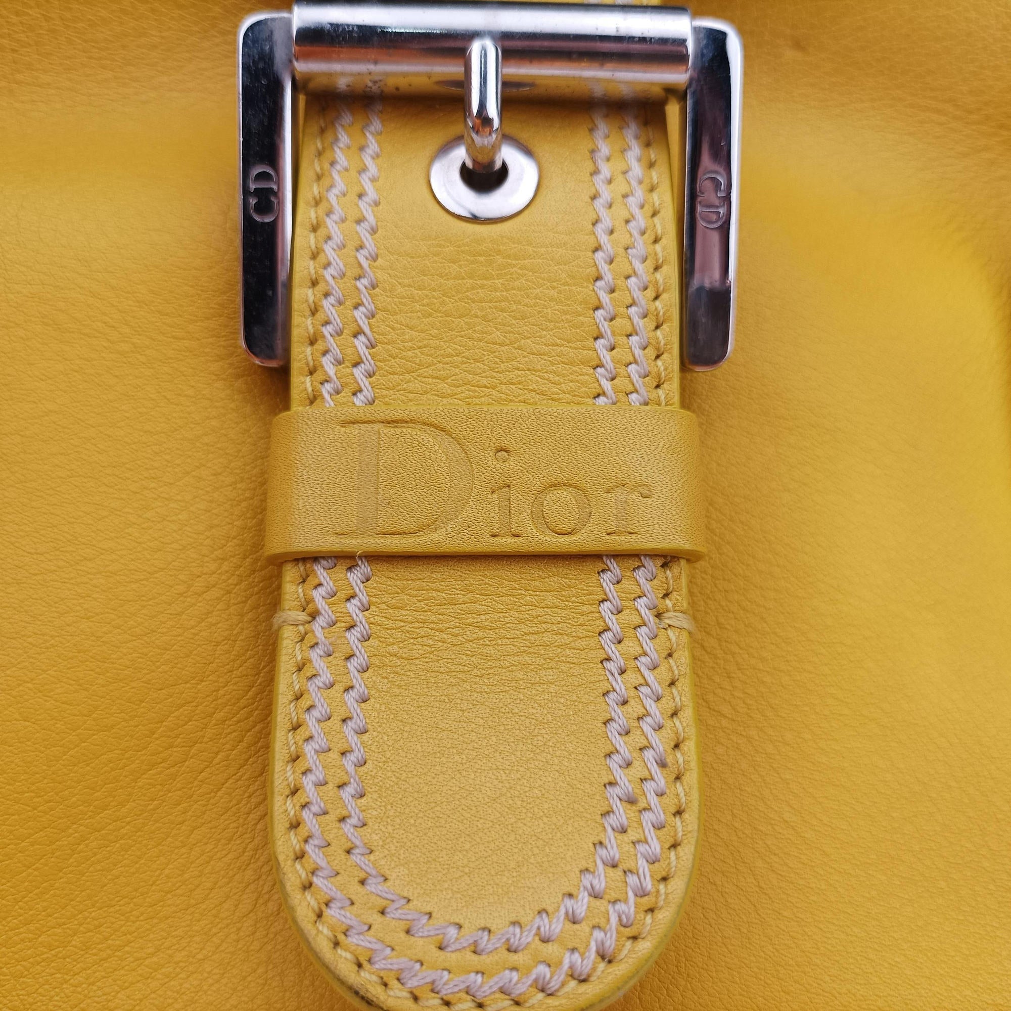 Pre-owned Christian Dior Detective Yellow Leather  handbag | stylenewstar