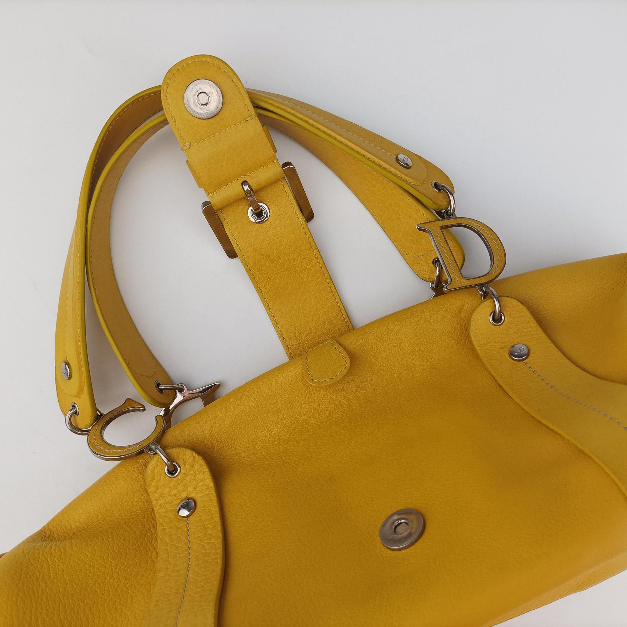 Pre-owned Christian Dior Detective Yellow Leather  handbag | stylenewstar