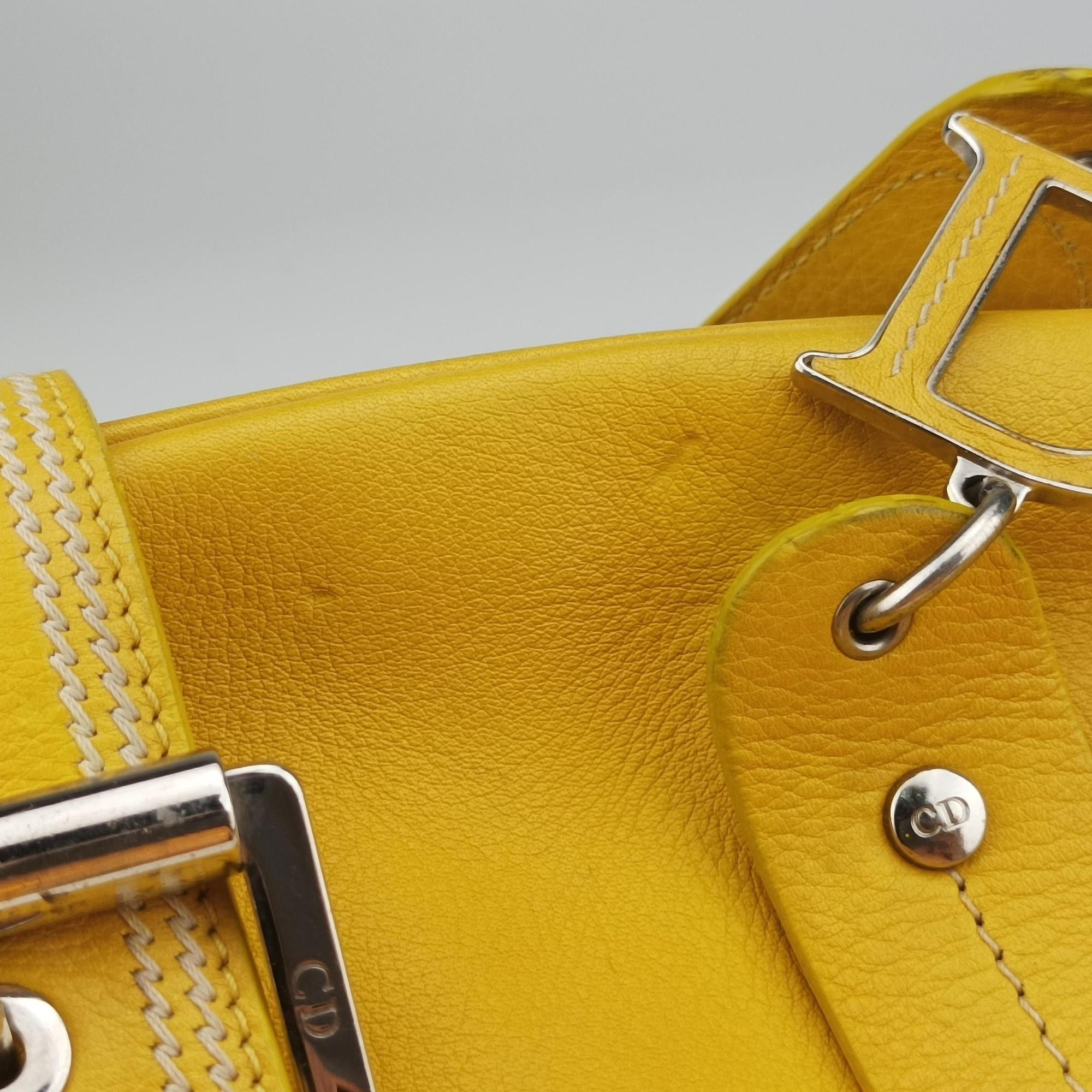 Pre-owned Christian Dior Detective Yellow Leather  handbag | stylenewstar