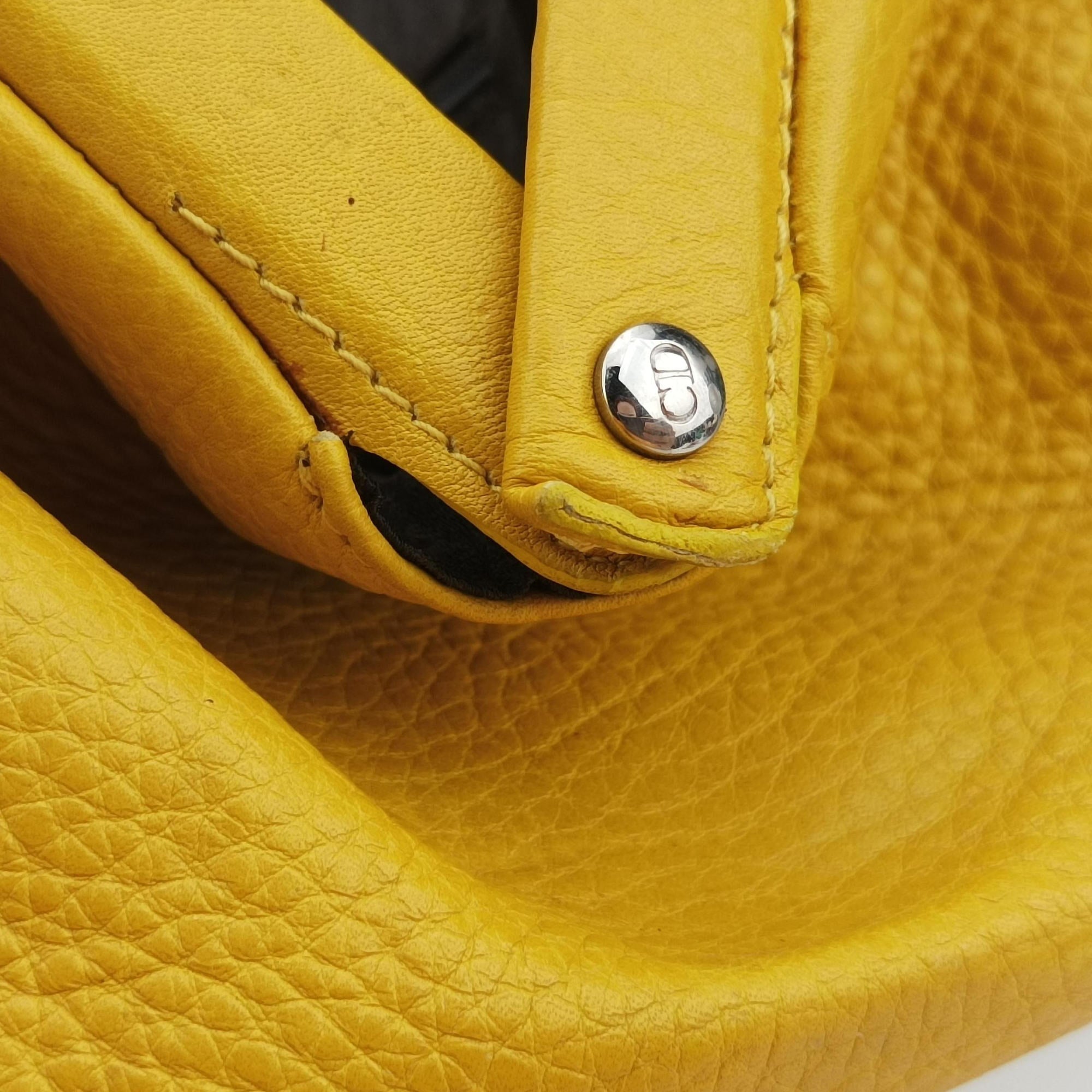 Pre-owned Christian Dior Detective Yellow Leather  handbag | stylenewstar