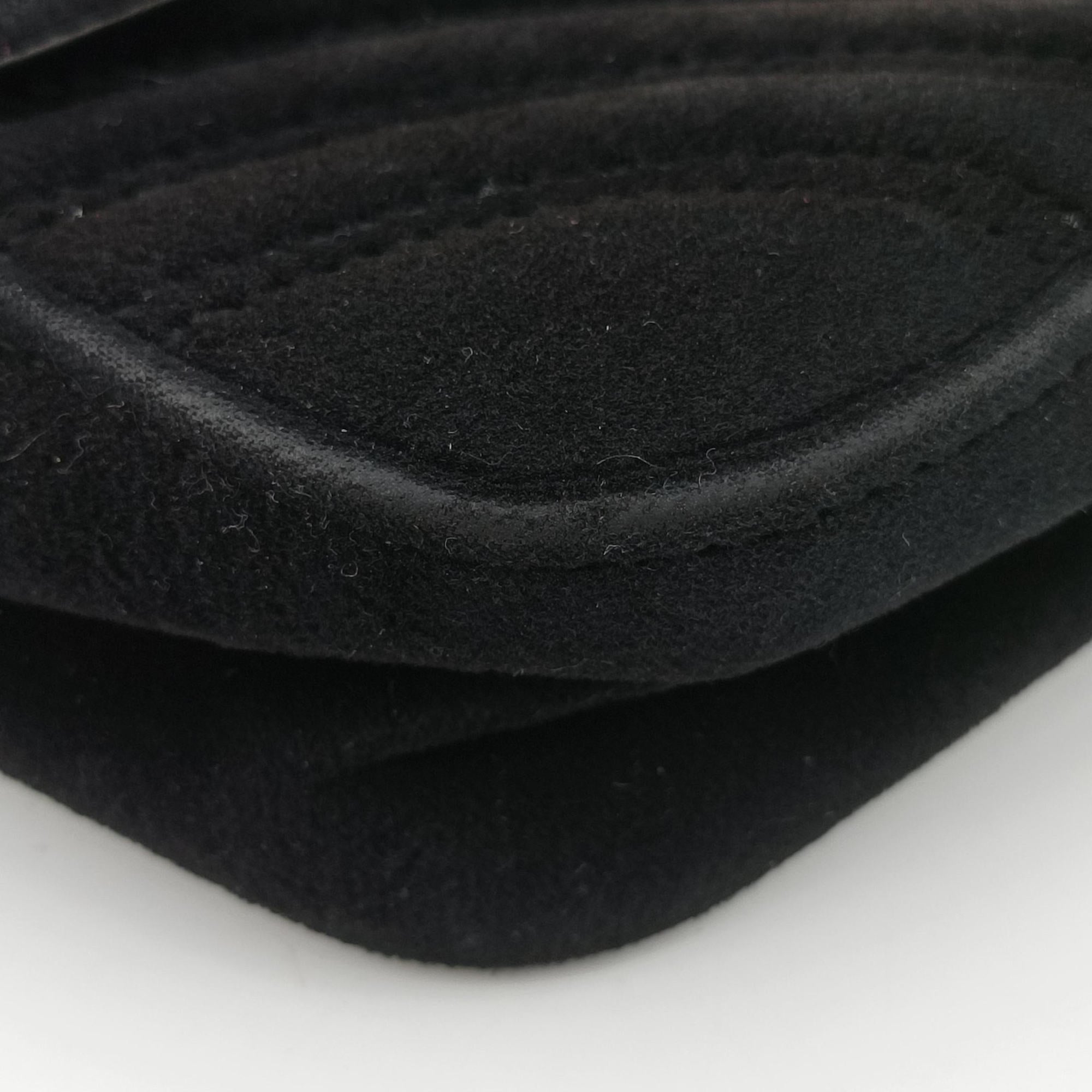 Pre-owned Gucci GG Marmont Black velour 446744 shoulderbag | stylenewstar