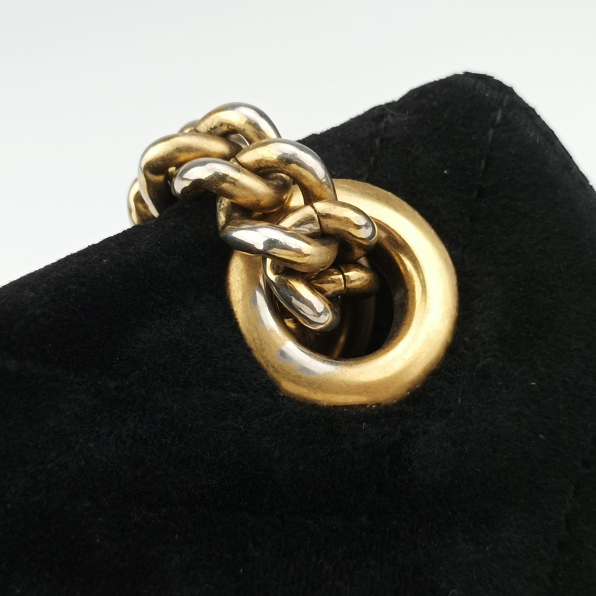 Pre-owned Gucci GG Marmont Black velour 446744 shoulderbag | stylenewstar