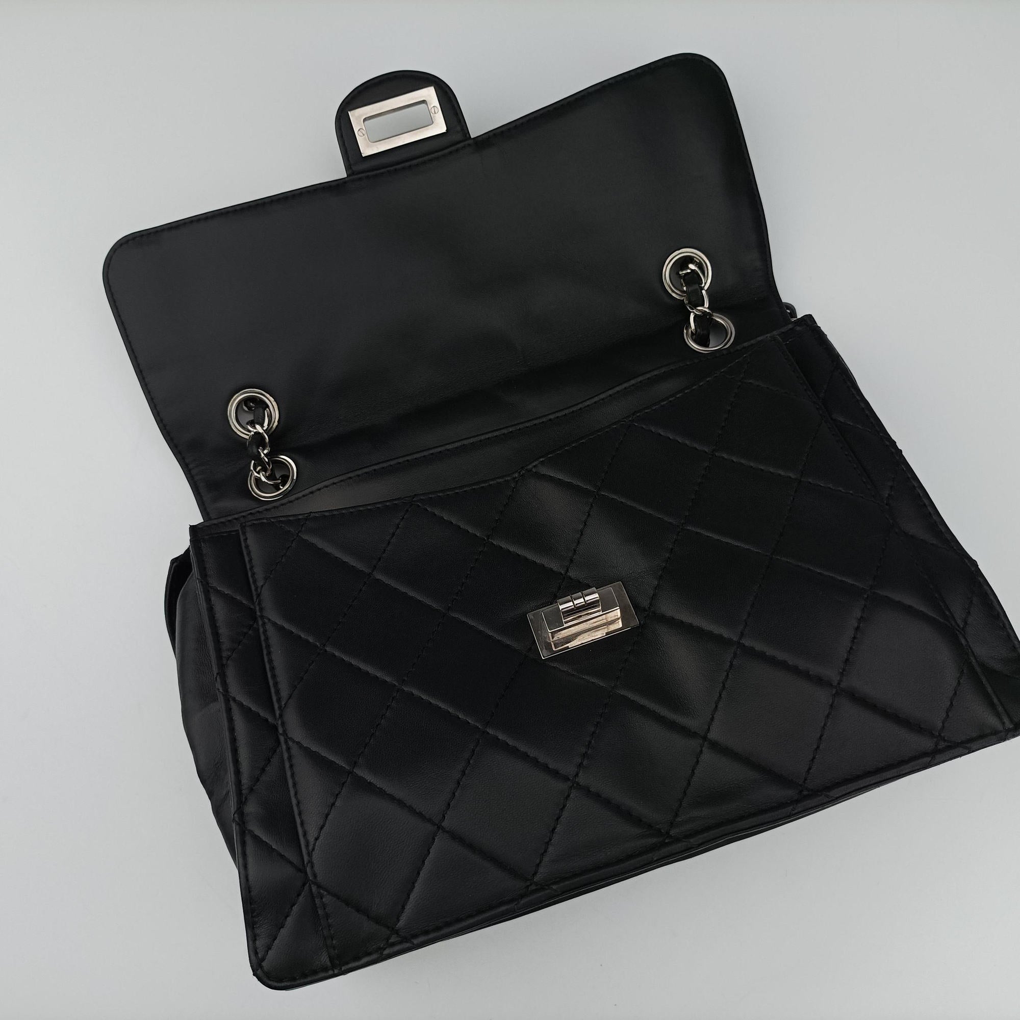 Pre-owned Chanel 2.55 Matelasse Black lambskin A65613 shoulderbag | stylenewstar