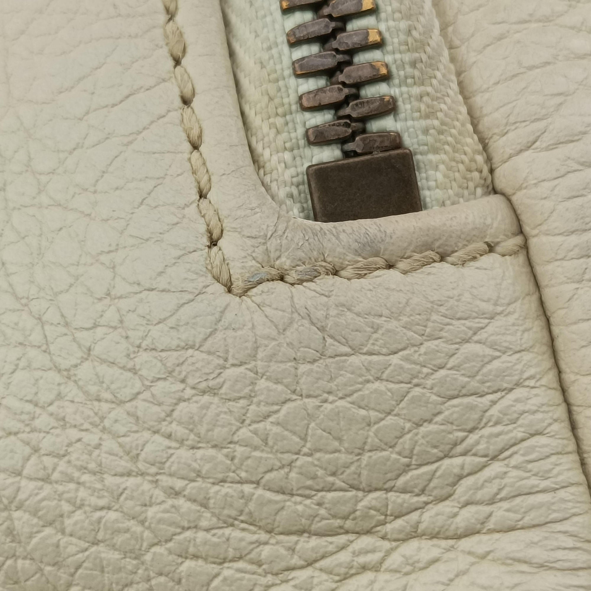 Vintage Gucci Gucci Print White Leather 530412 bum bag/waist bag | stylenewstar