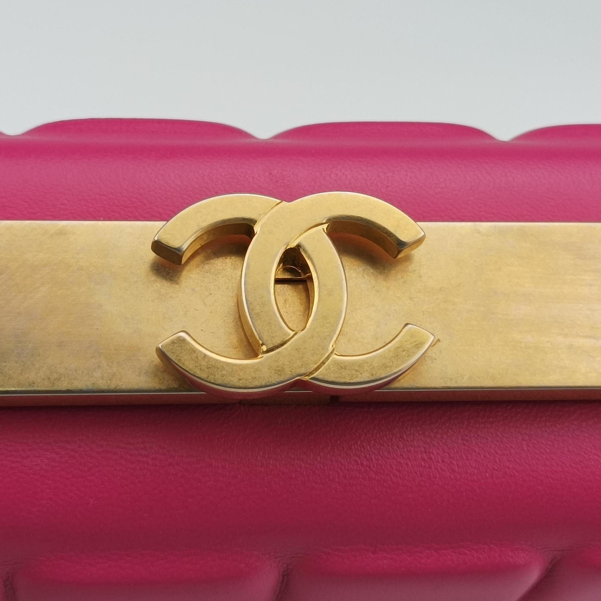 Pre-owned Chanel Chocolate Bar Fuchsia Pink  lambskin A94482 shoulderbag | stylenewstar