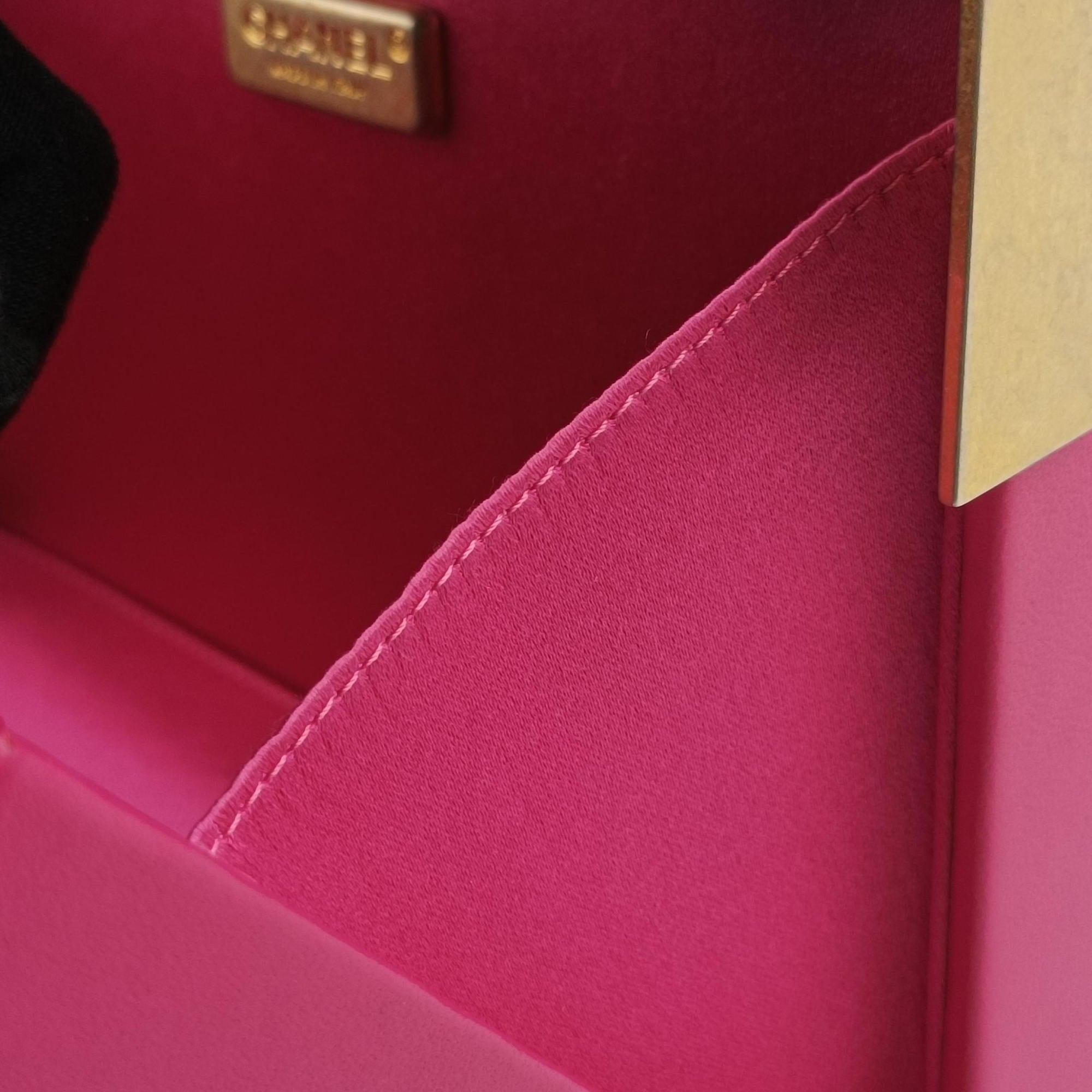 Pre-owned Chanel Chocolate Bar Fuchsia Pink  lambskin A94482 shoulderbag | stylenewstar