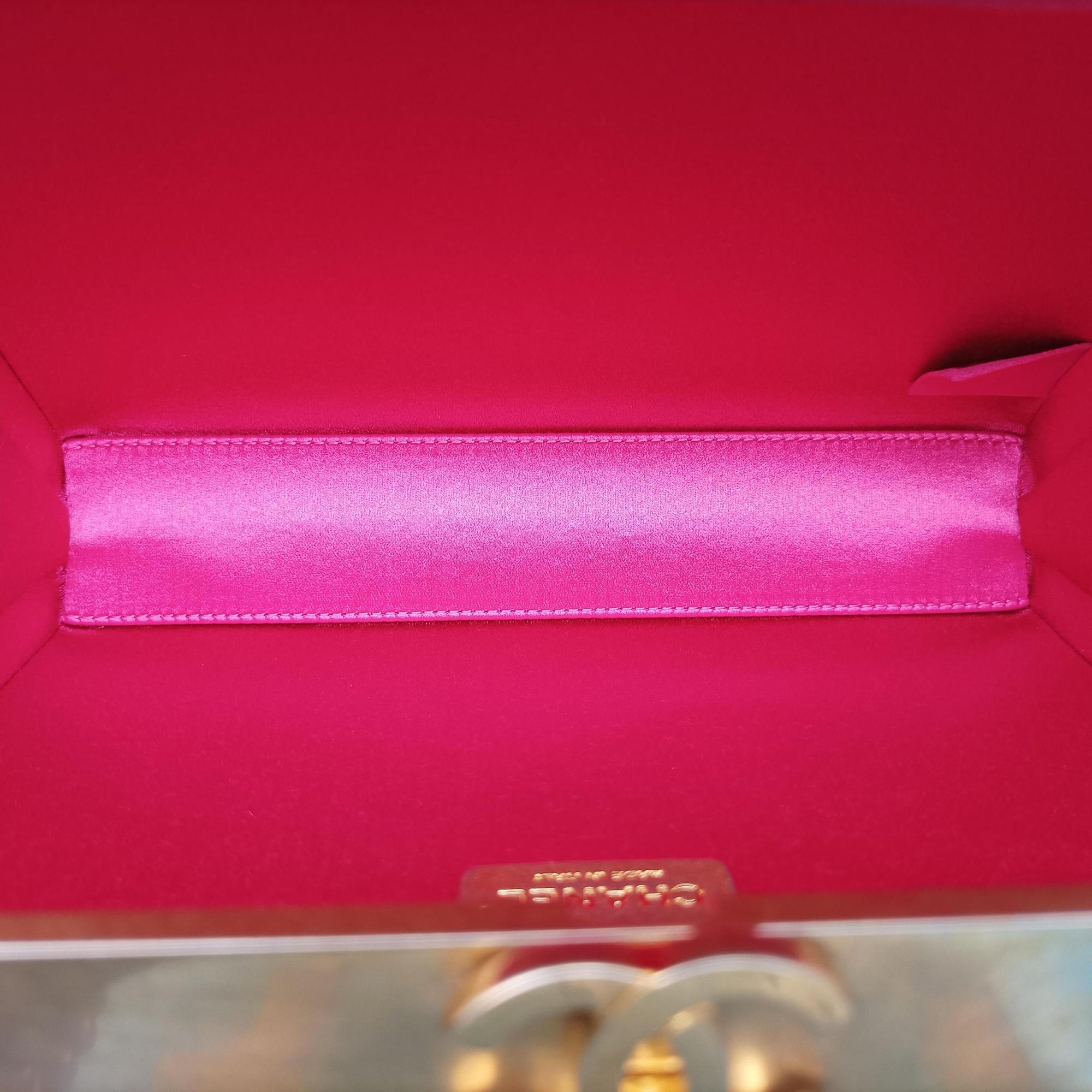 Pre-owned Chanel Chocolate Bar Fuchsia Pink  lambskin A94482 shoulderbag | stylenewstar