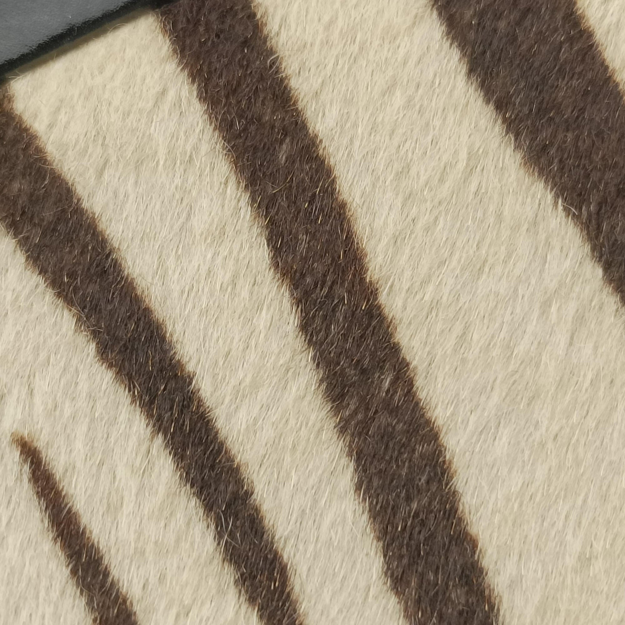 Pre-owned Gucci Zebra print Beige x black Ponyhair×Leather  shoulderbag | stylenewstar