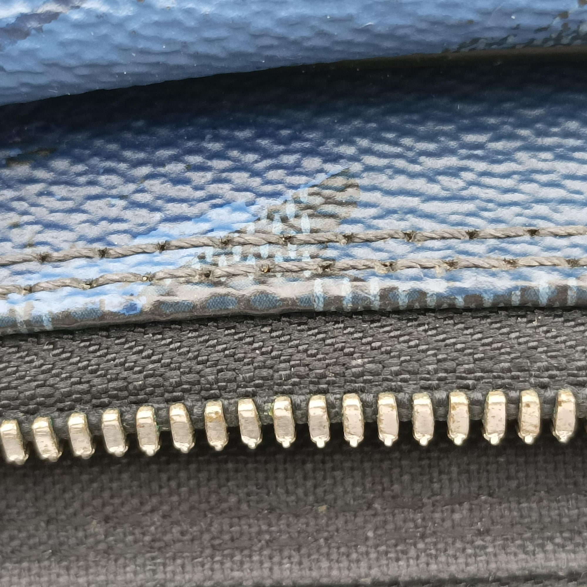 Pre-owned Louis Vuitton Porte Documents VoyagePM Blue Camouflage Damier Cobalt Canvas N41507 handbag | stylenewstar