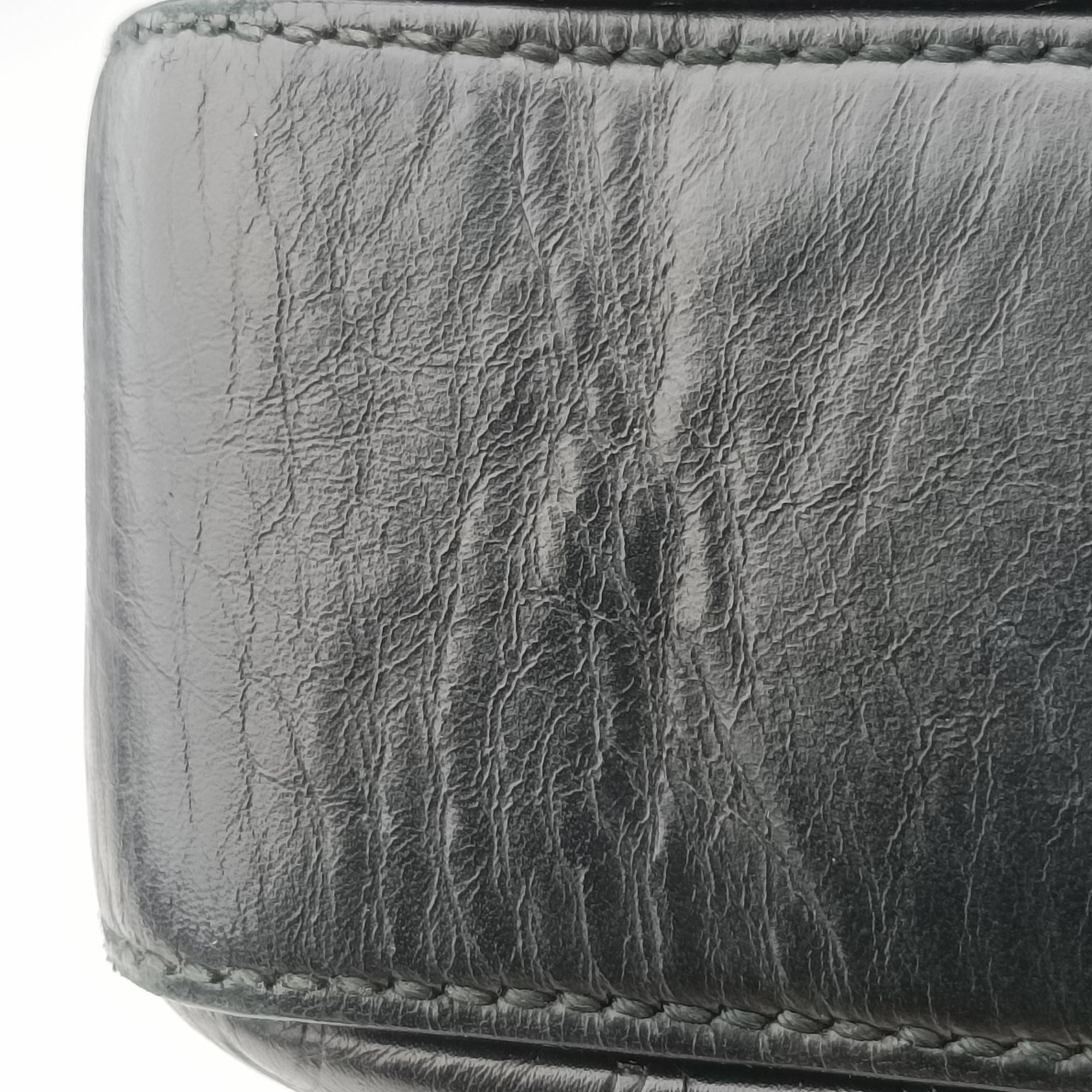 Pre-owned Gucci Signature Black Leather 428041 handbag | stylenewstar