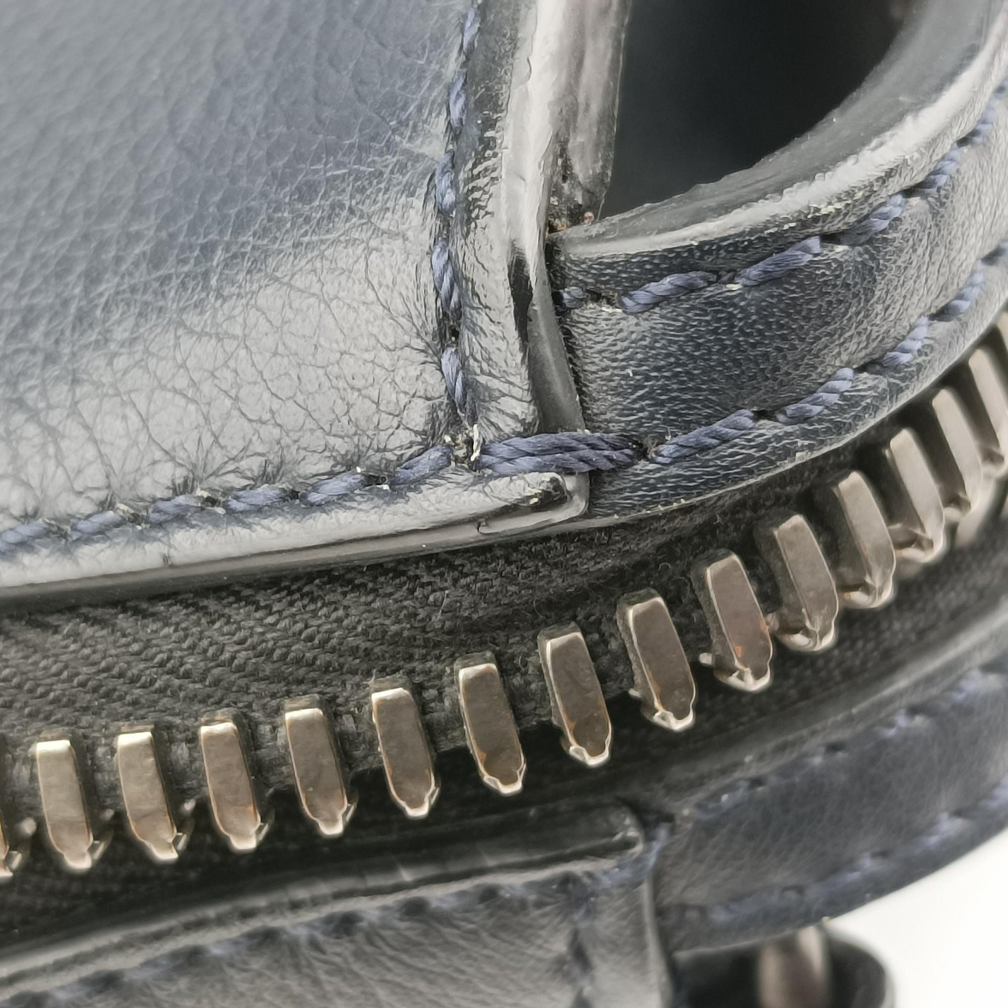 Secondhand Fendi Lui  Navy Leather 7VA400 handbag | stylenewstar