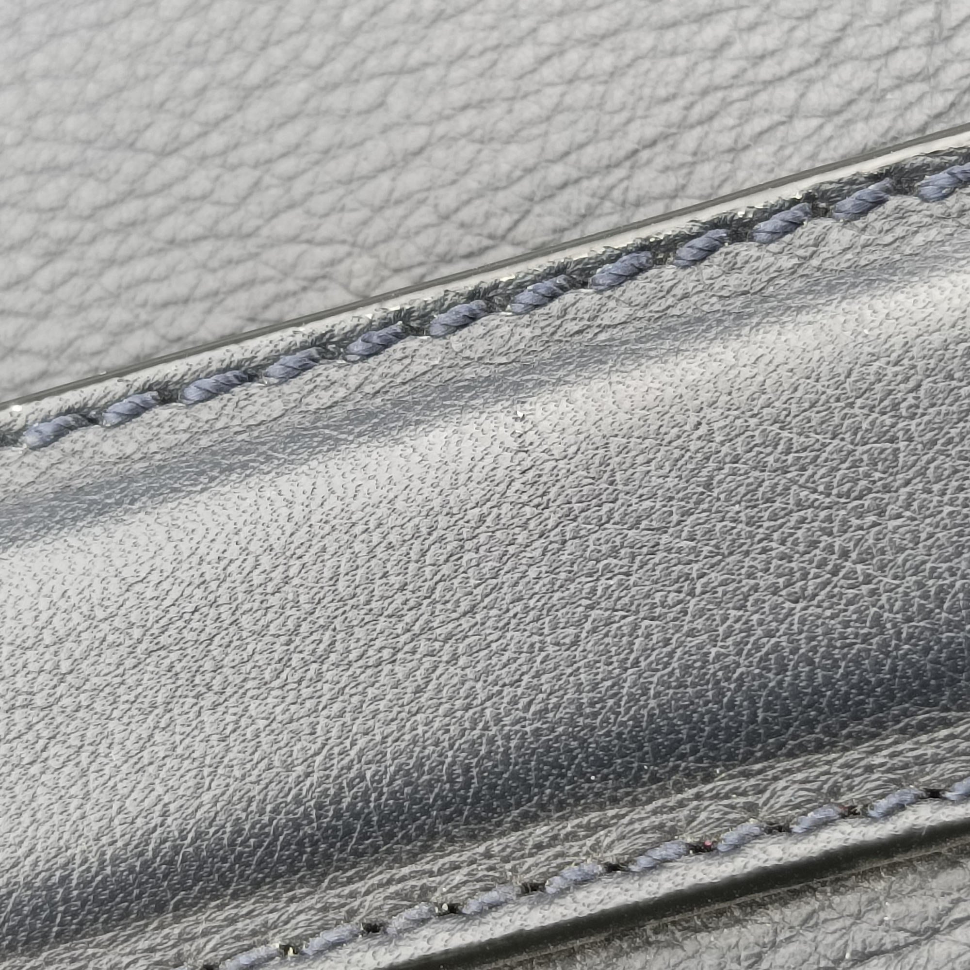 Secondhand Fendi Lui  Navy Leather 7VA400 handbag | stylenewstar