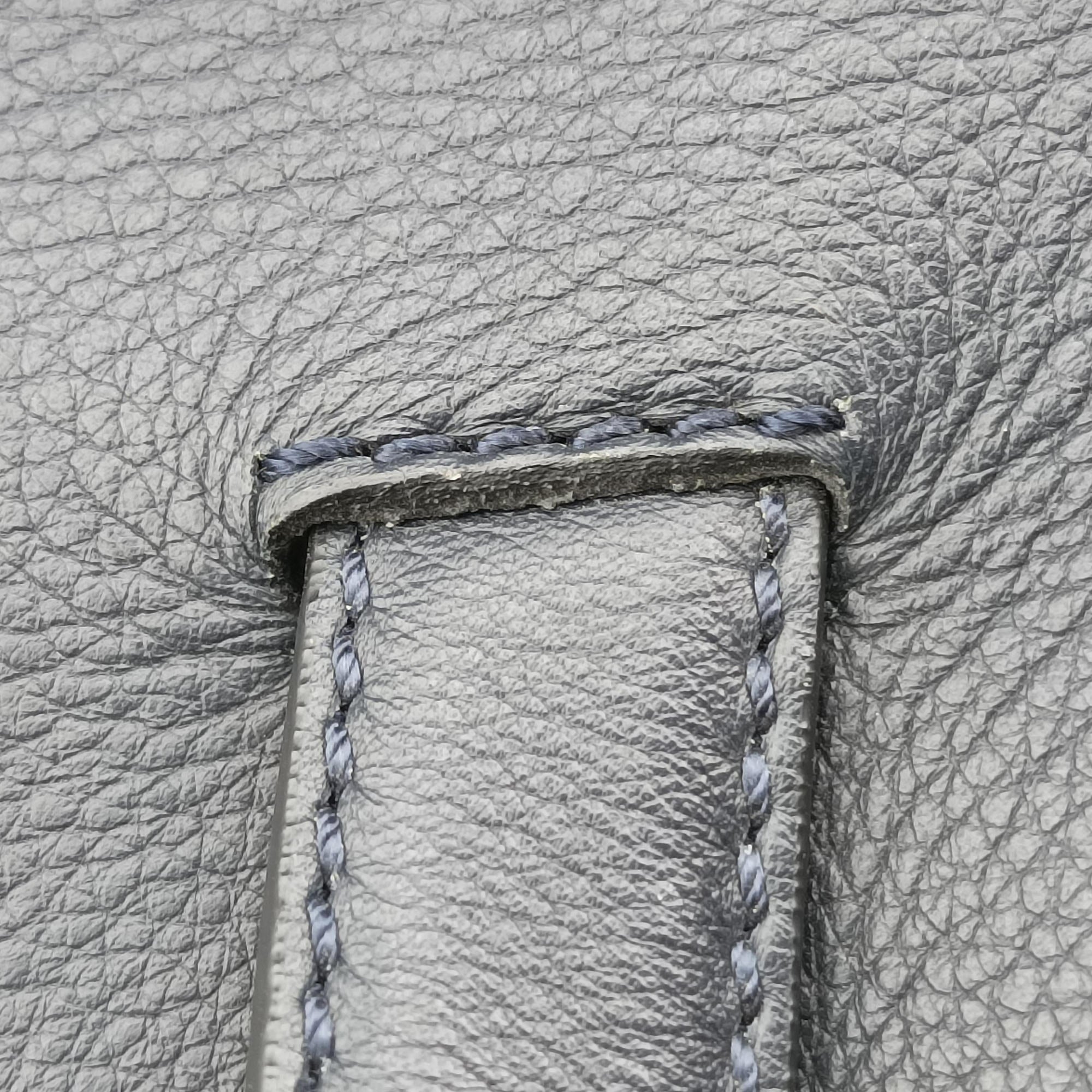 Secondhand Fendi Lui  Navy Leather 7VA400 handbag | stylenewstar