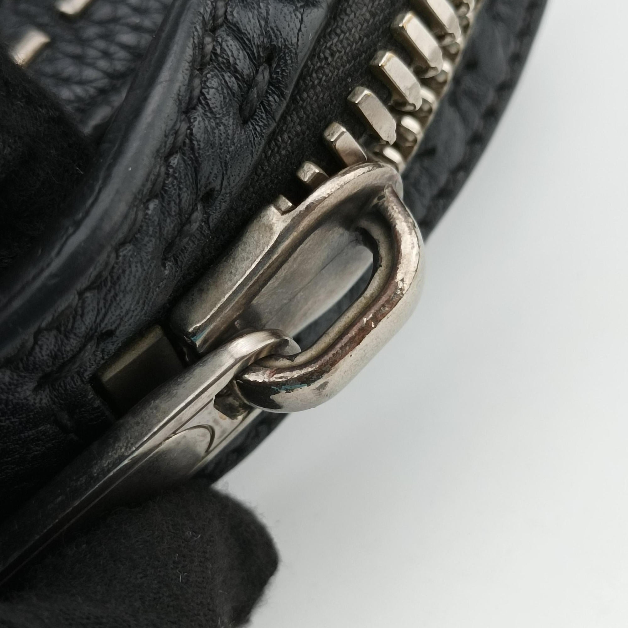 Pre-owned Fendi Selleria Black Leather 7VA407 shoulderbag | stylenewstar