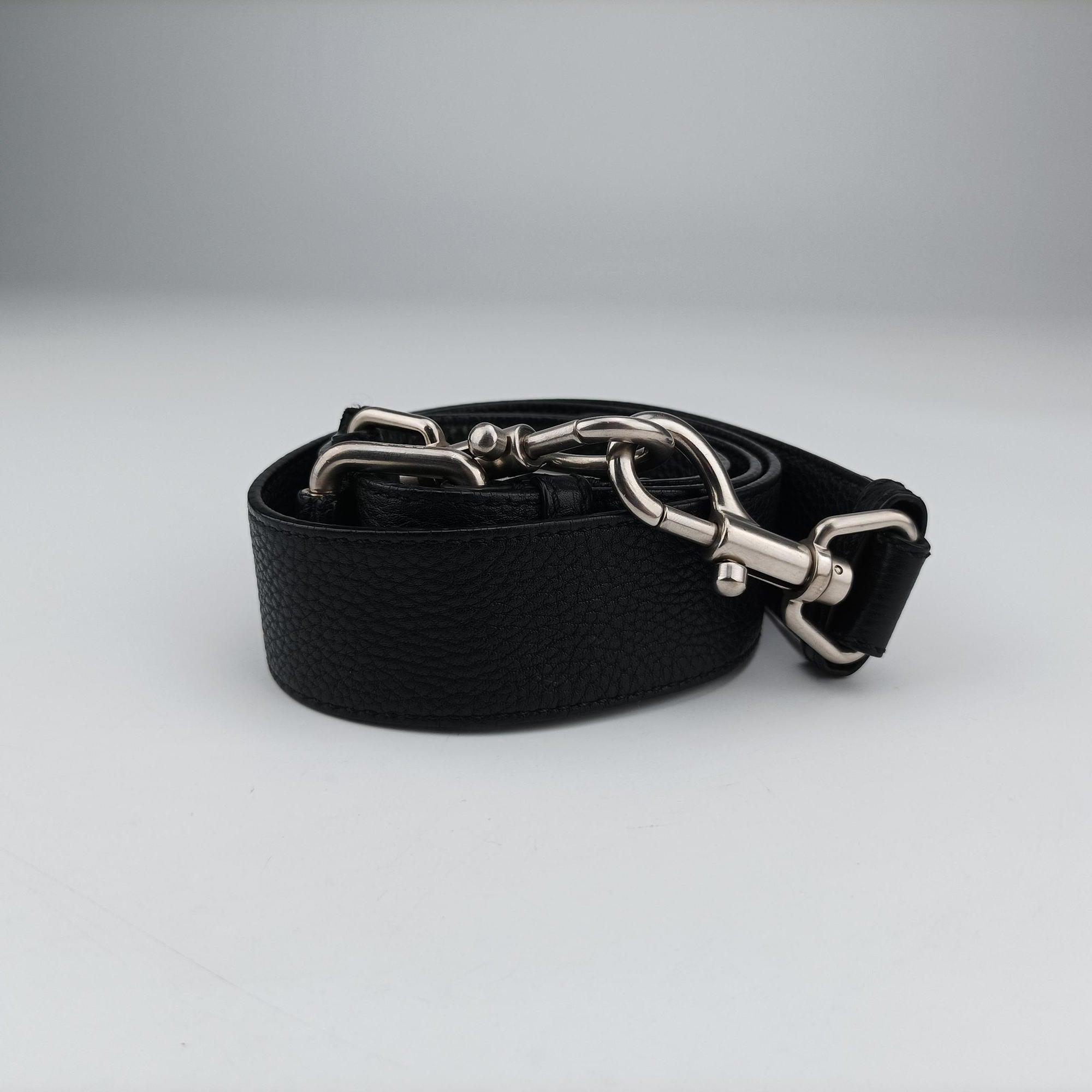 Pre-owned Fendi Selleria Black Leather 7VA407 shoulderbag | stylenewstar