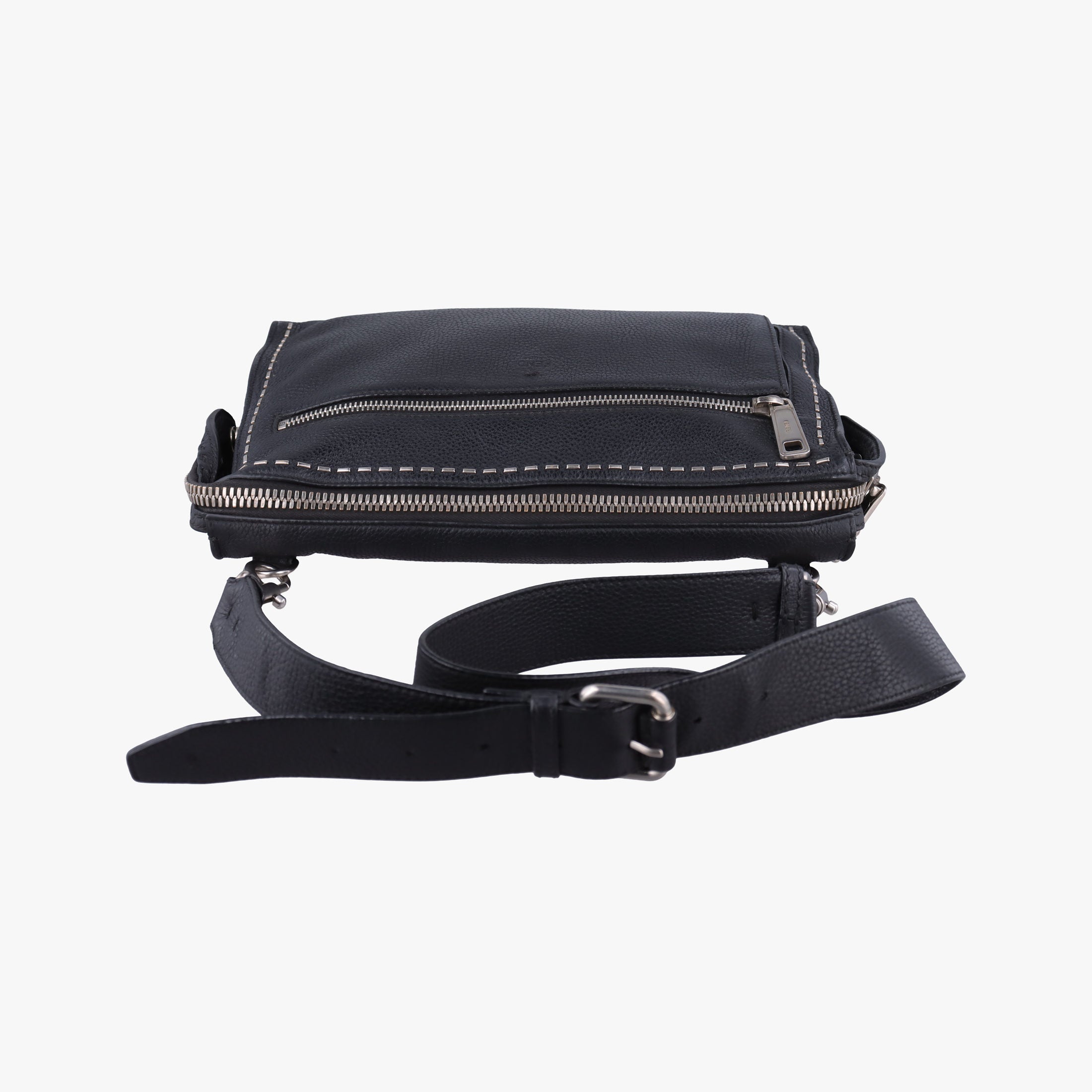 Pre-owned Fendi Selleria Black Leather 7VA407 shoulderbag | stylenewstar