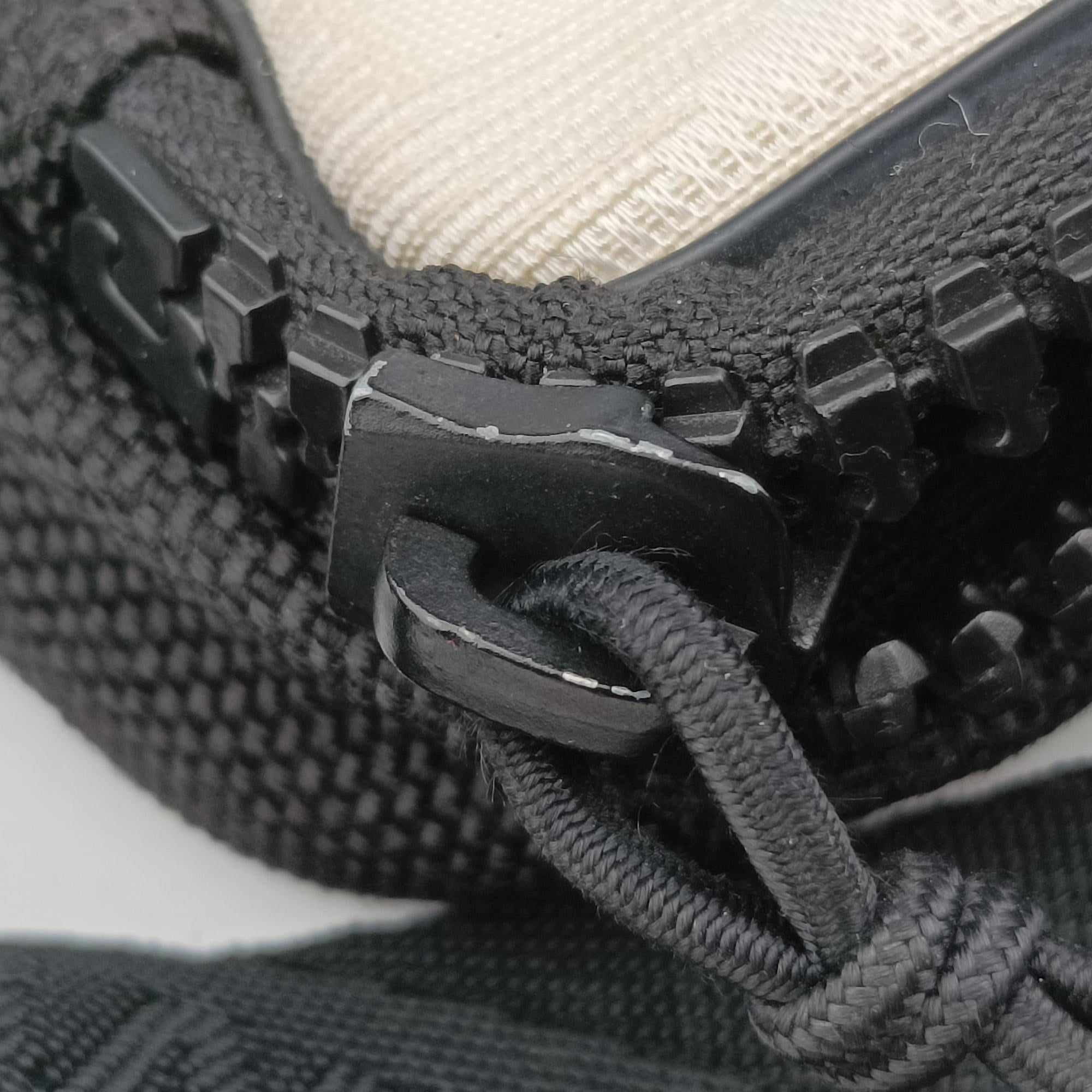 Pre-owned Chanel Sport Line Off-White × Black × Grey Nylon × Rubber Trims A22059 shoulderbag | stylenewstar
