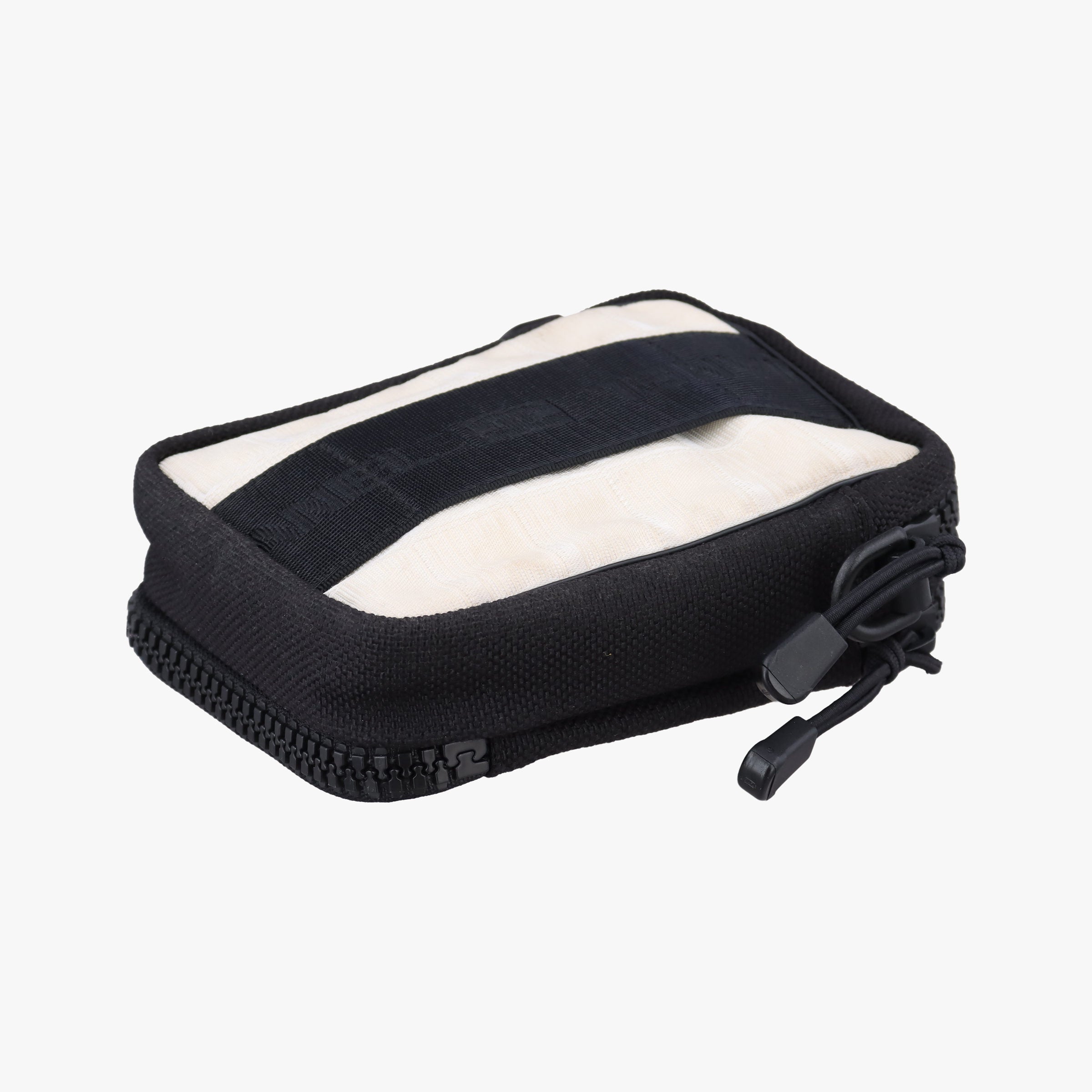 Pre-owned Chanel Sport Line Off-White × Black × Grey Nylon × Rubber Trims A22059 shoulderbag | stylenewstar