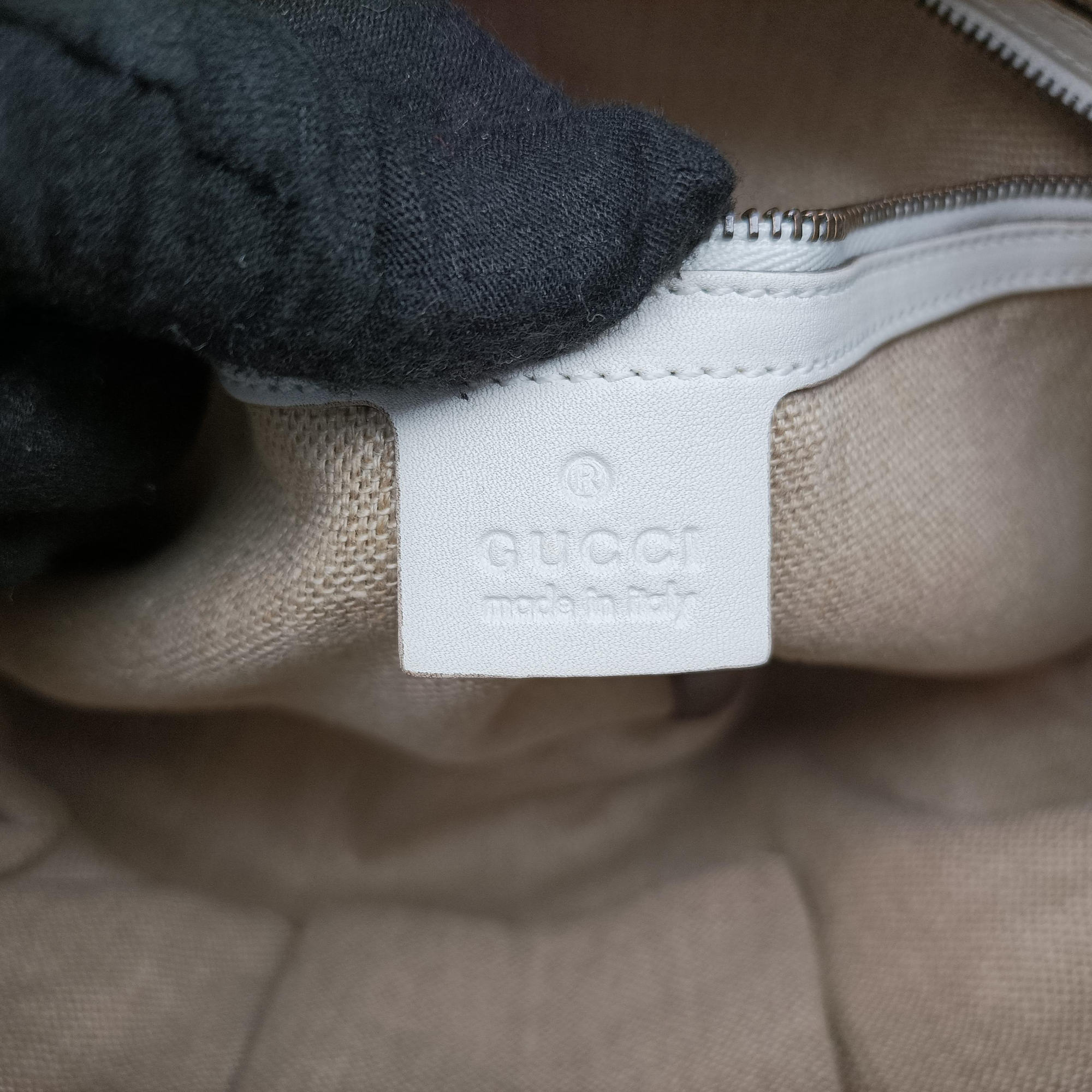 Vintage Gucci Large 1970 White Leather 290682 shoulderbag | stylenewstar