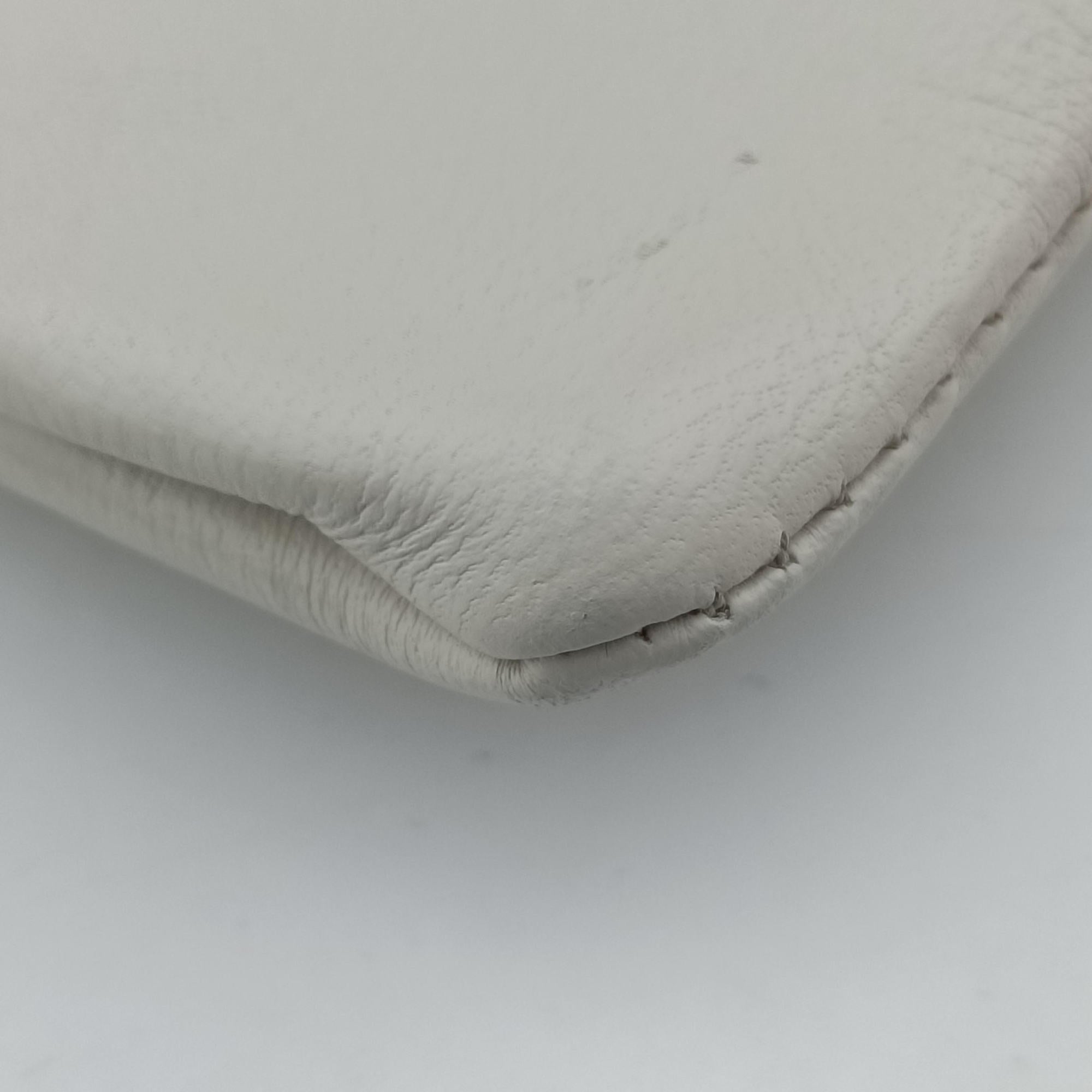Vintage Gucci Large 1970 White Leather 290682 shoulderbag | stylenewstar